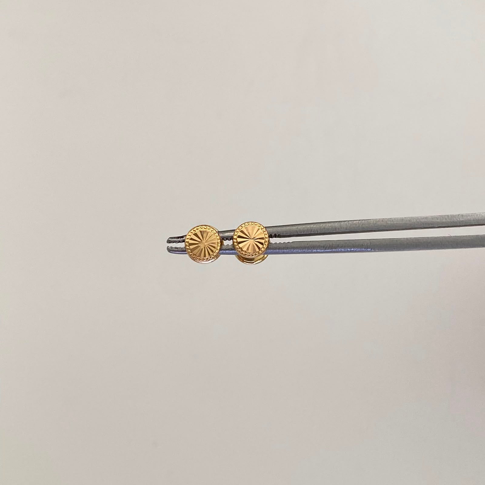 Topos Redondo Diamantado Oro amarillo 18k 0,5 Gr / 4,9 mm