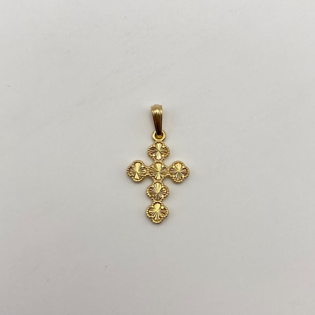 Dije trebol diamantado Oro amarillo 18k 2,35 Gr / 15,6 mm / 3 Cm