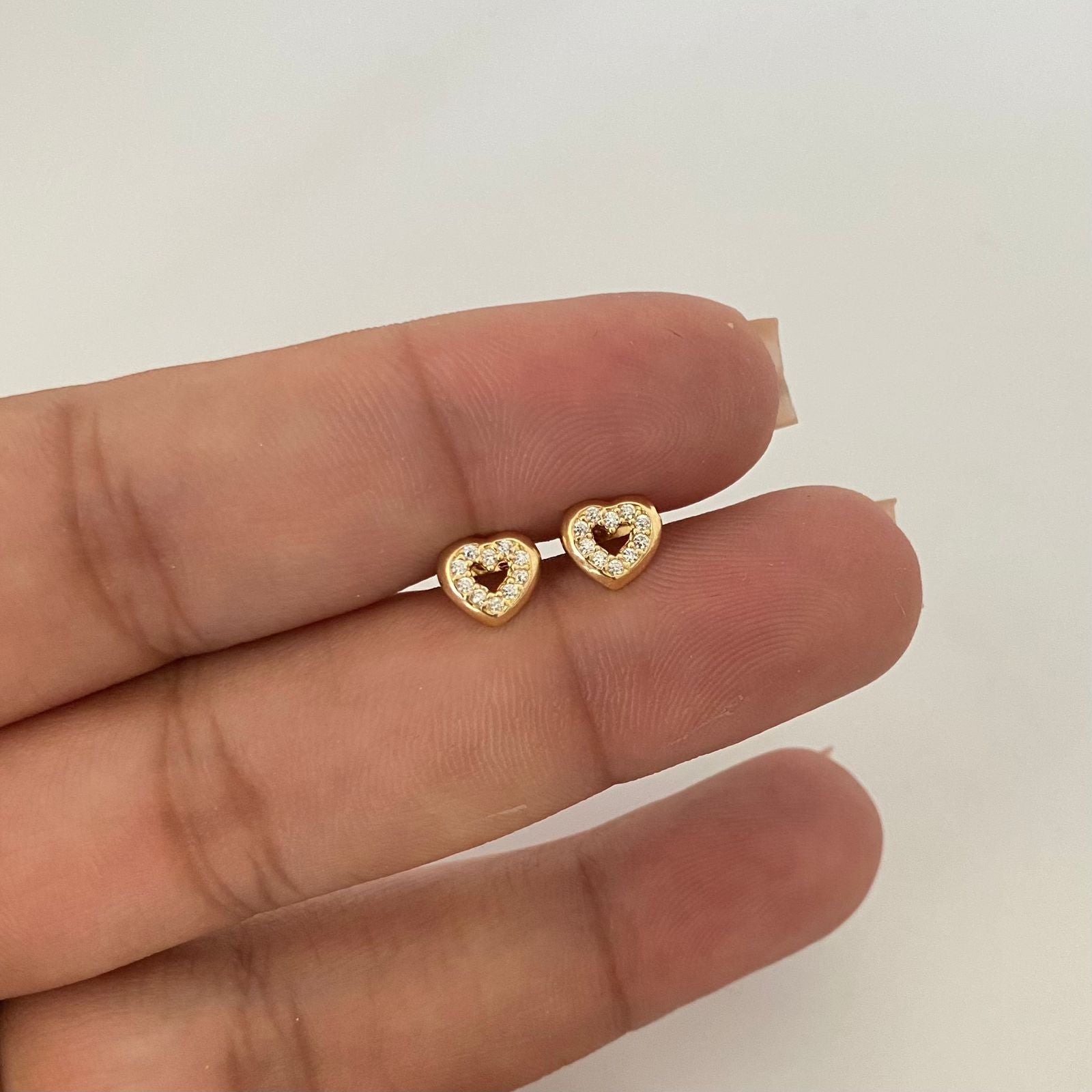 Topos silueta corazon centro circones Oro amarillo 18k 0,95 Gr / 6,7 mm