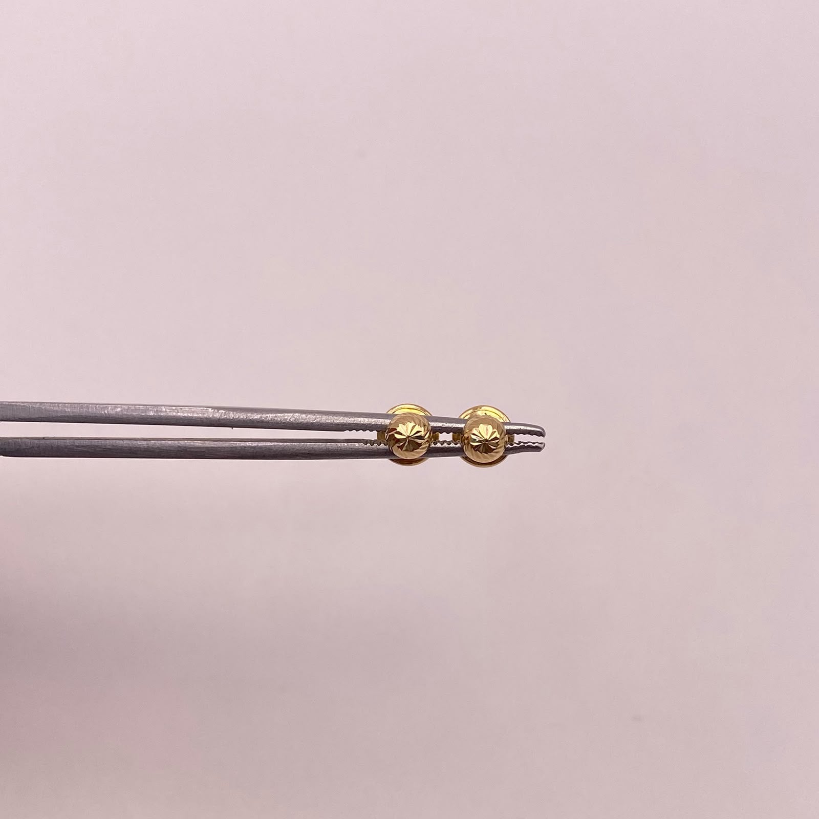 Topos bola diamantada 4mm Oro amarillo 18k 0,5 Gr