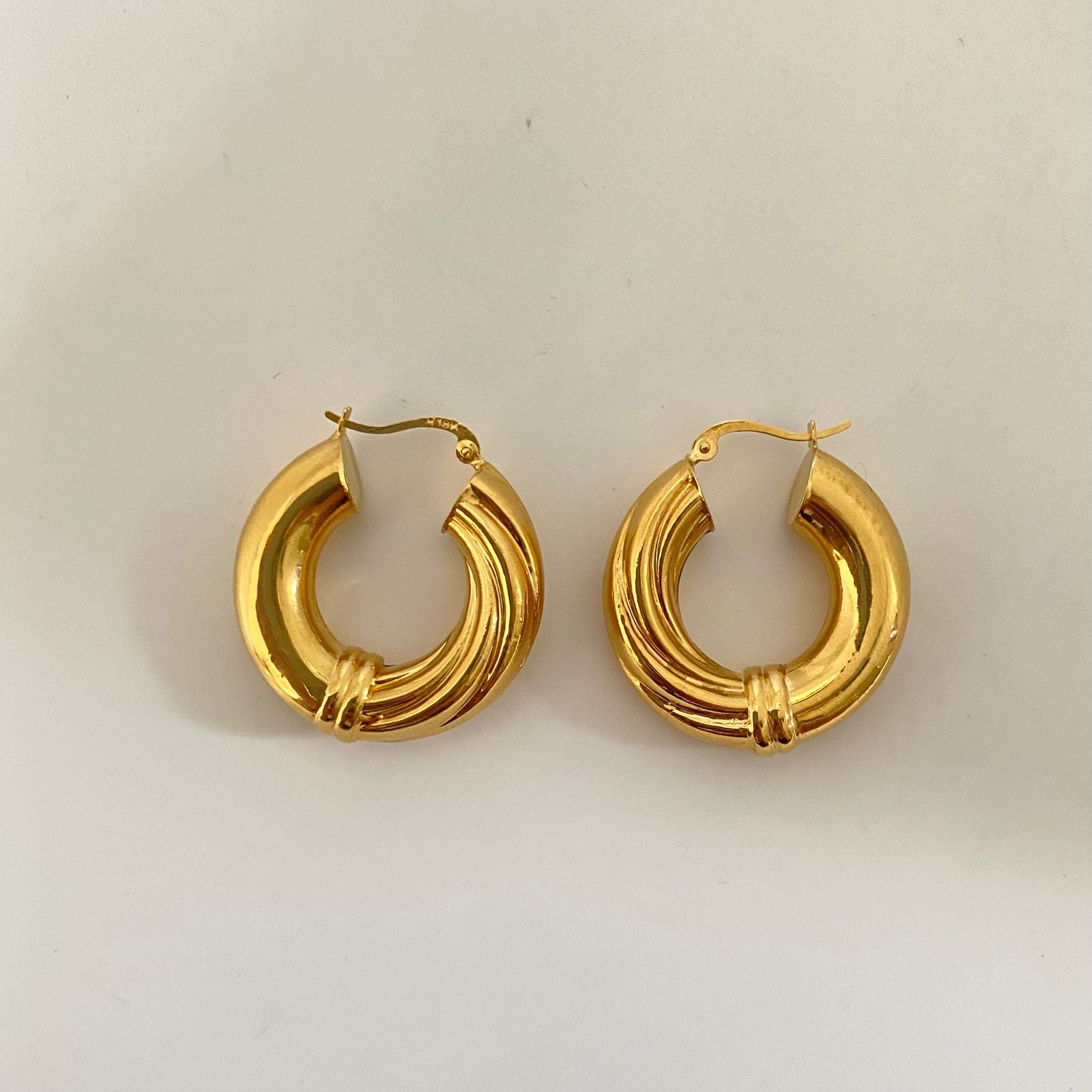 Candonga lisa y entorchada redonda punta doble linea Oro amarillo 18k 6,55 Gr / 3,0 Cm