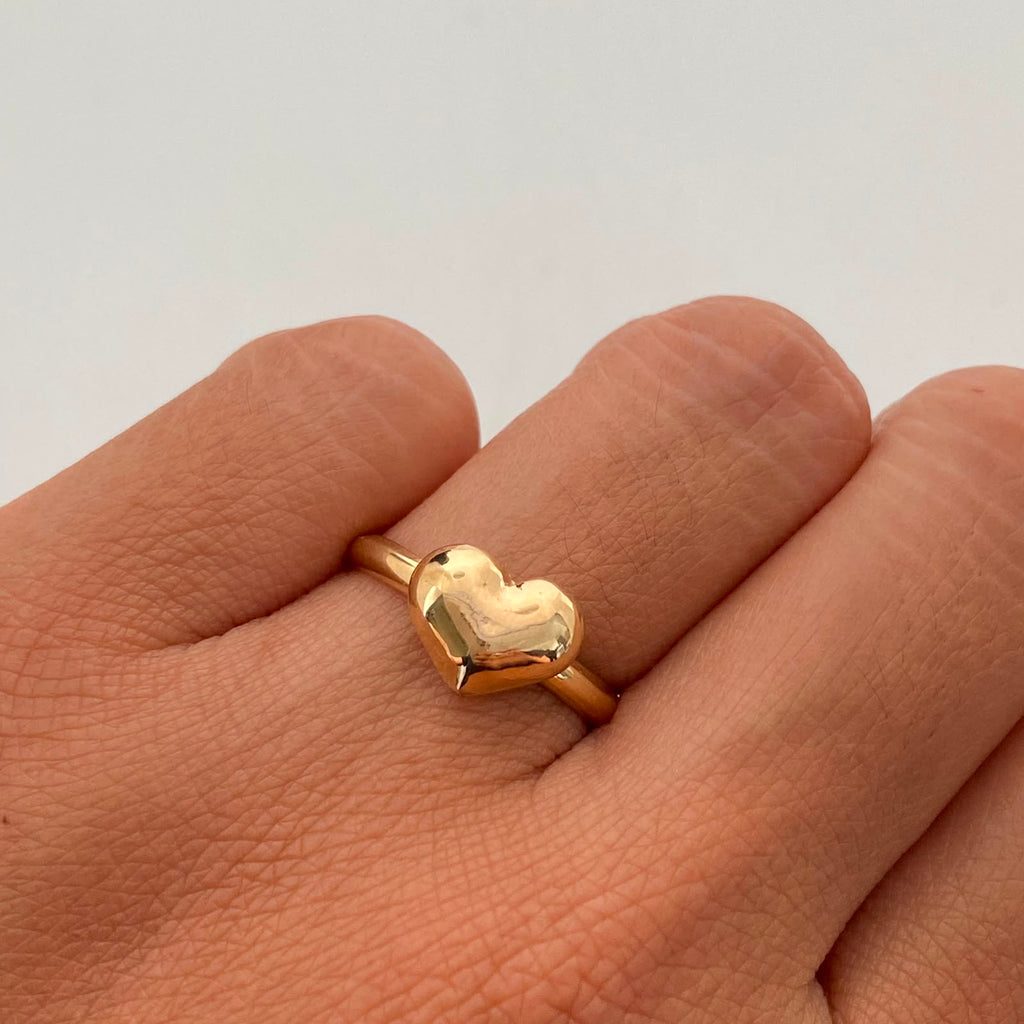 Anillo Corazon Inflado Oro amarillo 18k / Talla 6 / 1,2 Gr / 2,5 mm