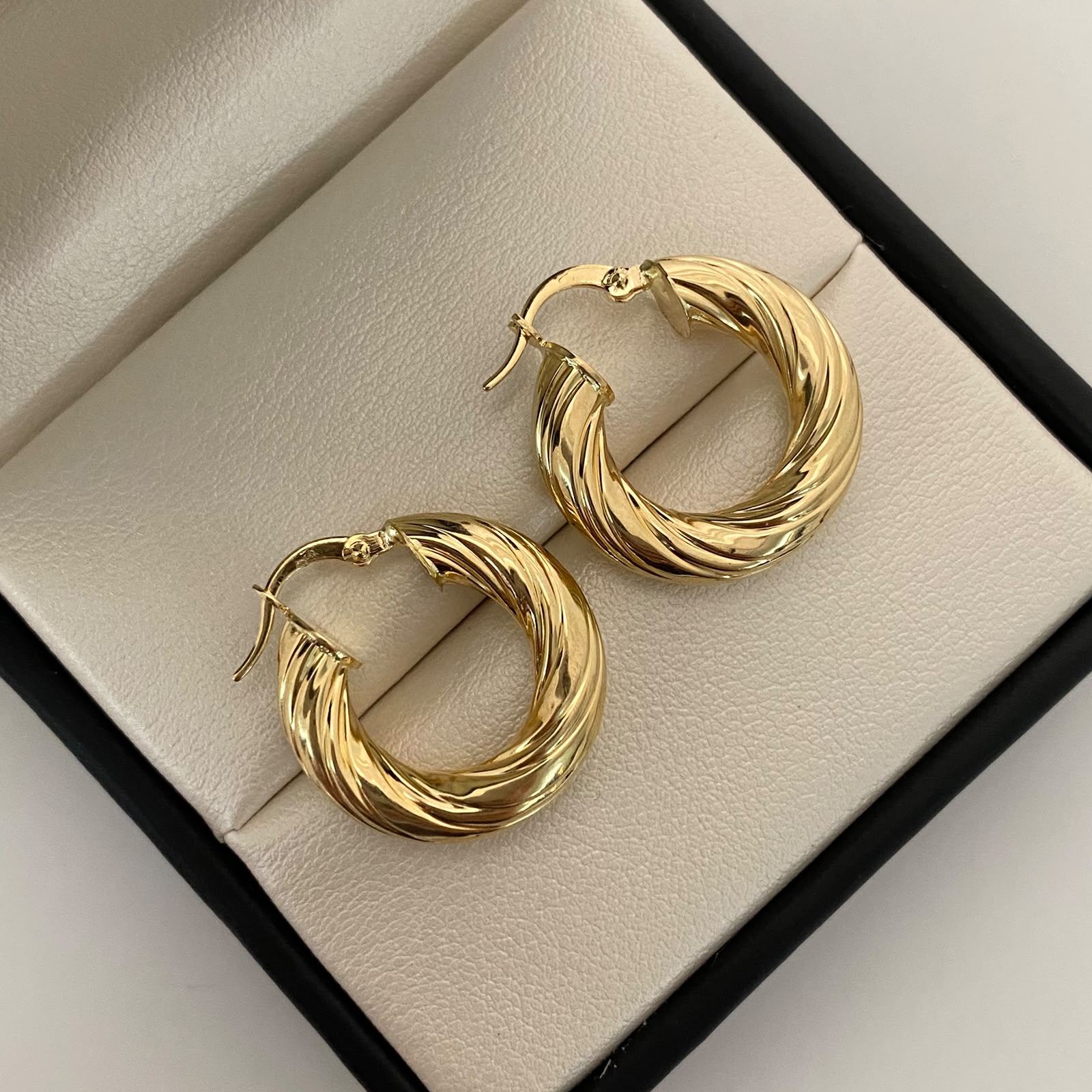 Candonga Entorchada Oro amarillo 18k 4,3 Gr / 2,5 Cm