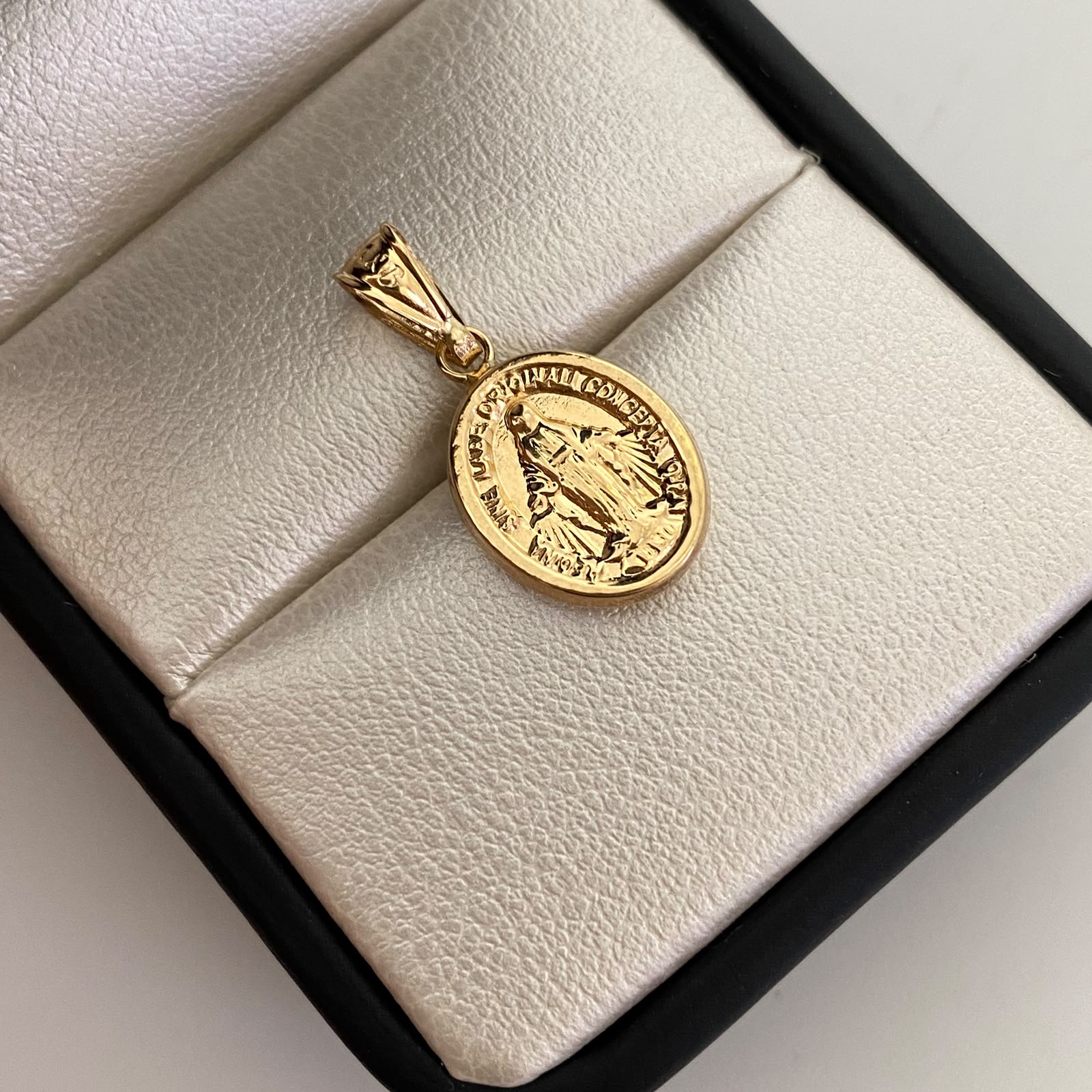 Dije Virgen Milagrosa Oro amarillo 18k 0,9 Gr / 11,6 mm / 2,4 Cm