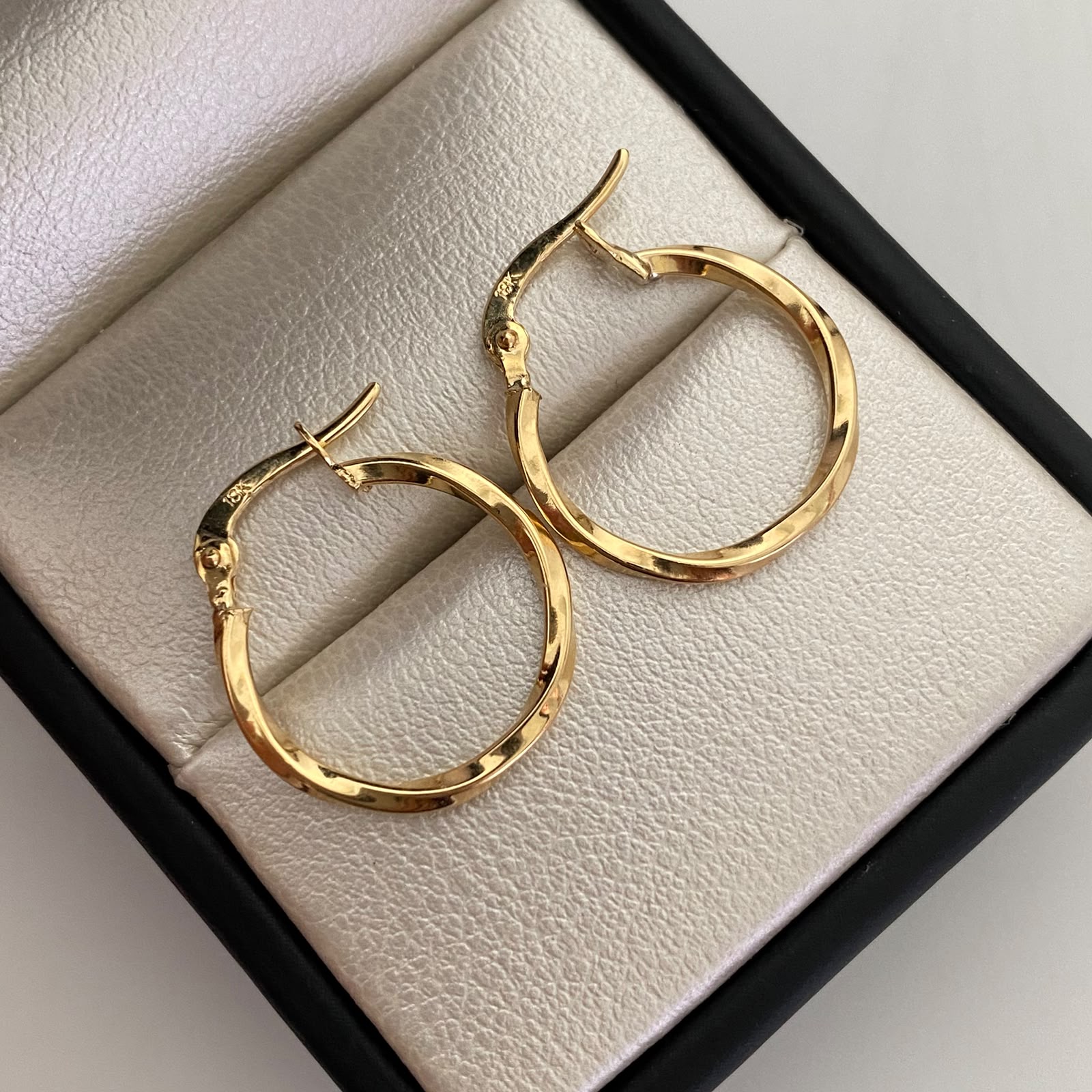 Candonga Entorchada Oro amarillo 18k 1,1 Gr / 2 Cm