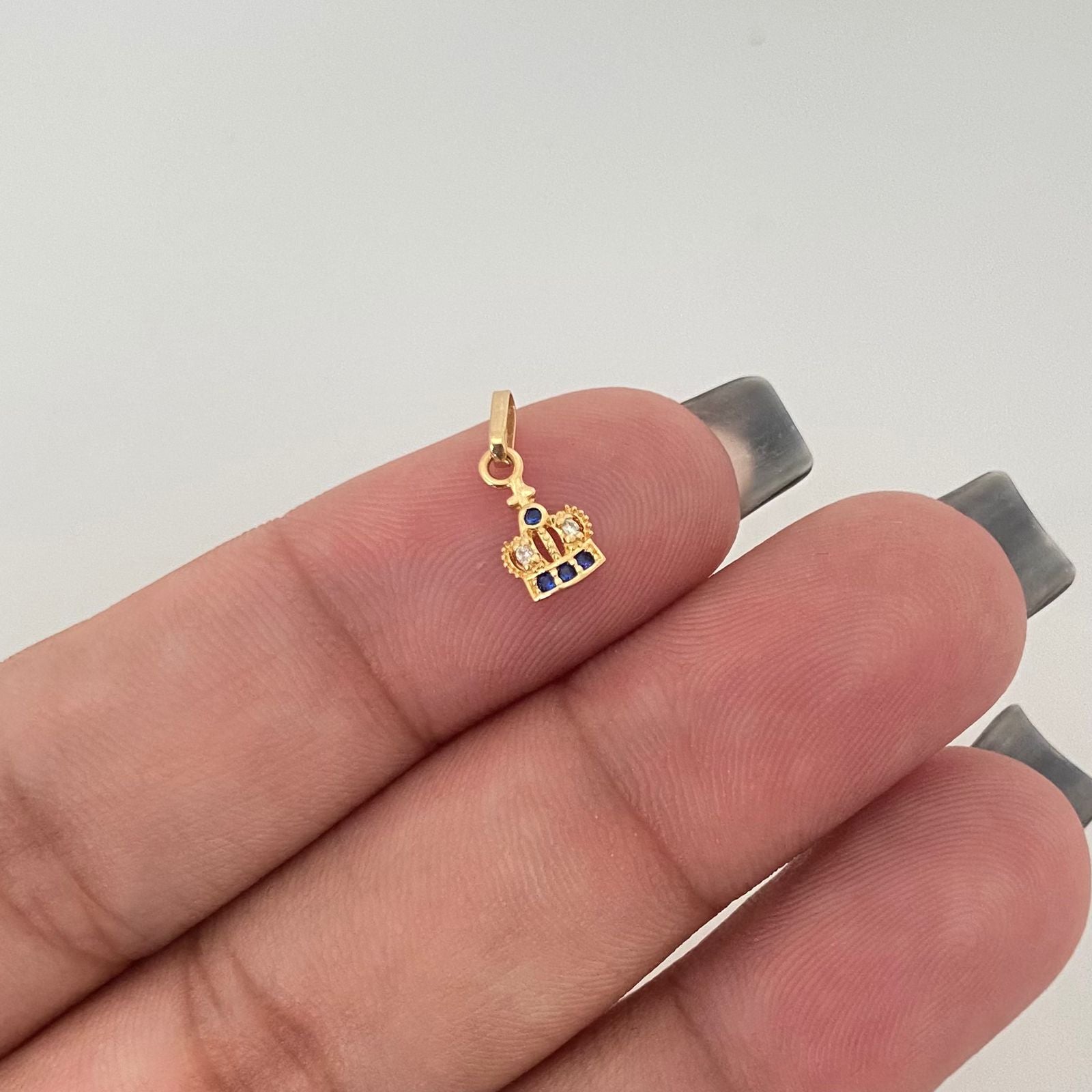 Dije mini corona casting azul y blanco Oro amarillo 18k 0,30 Gr / 1,5 Cm