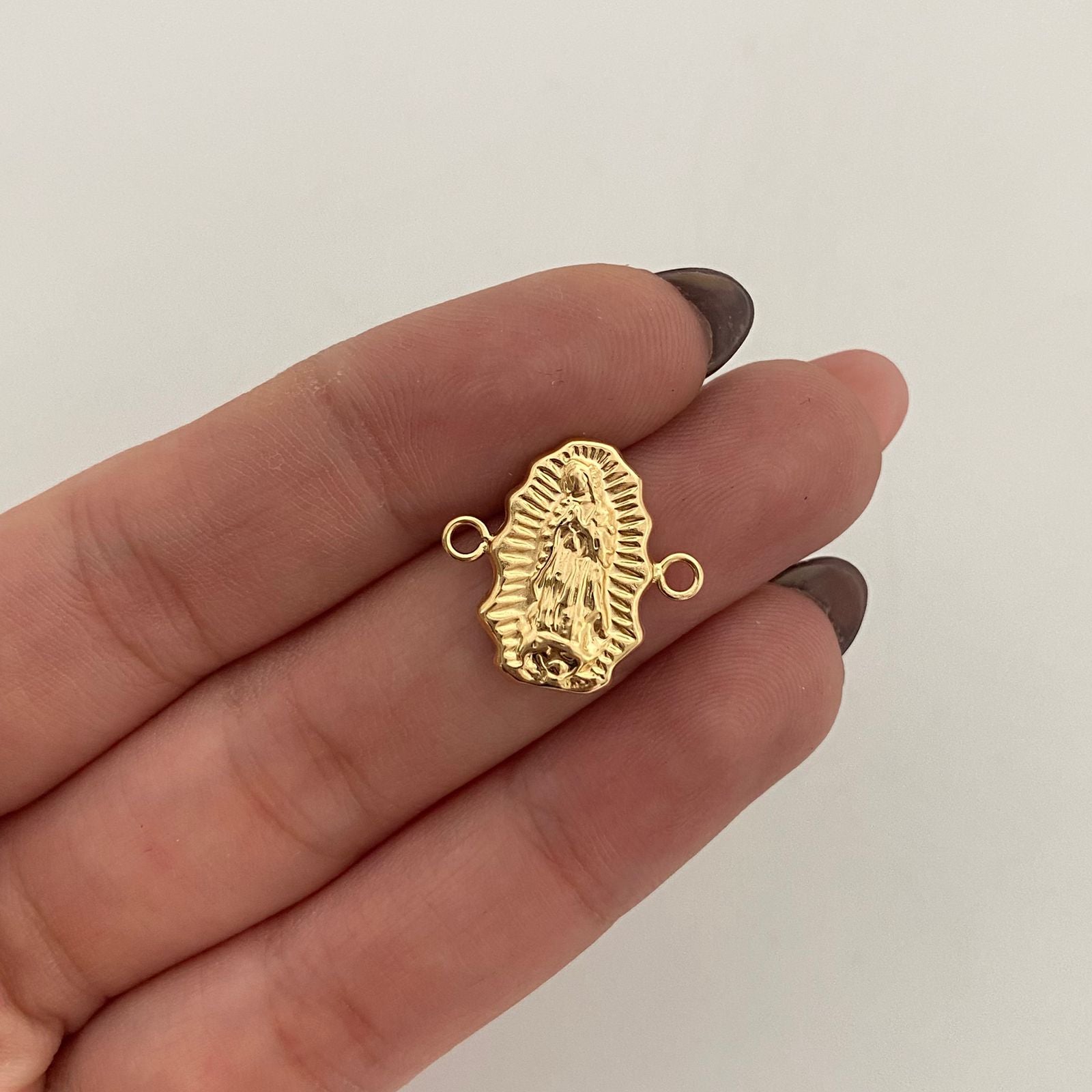 Herraje Guadalupe Silueta Oro amarillo 18k 0,95 Gr / 2 Cm