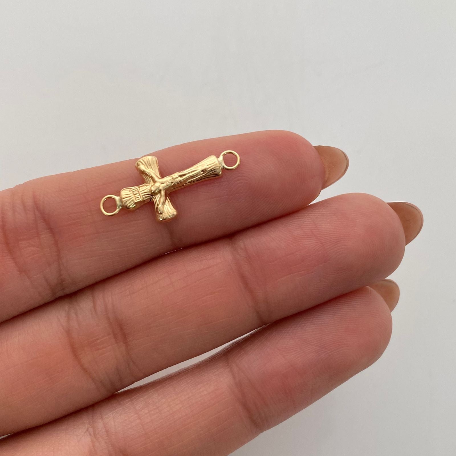 Herraje Cruz Cristo Oro amarillo 18k 0,45 Gr / 2,2 Cm
