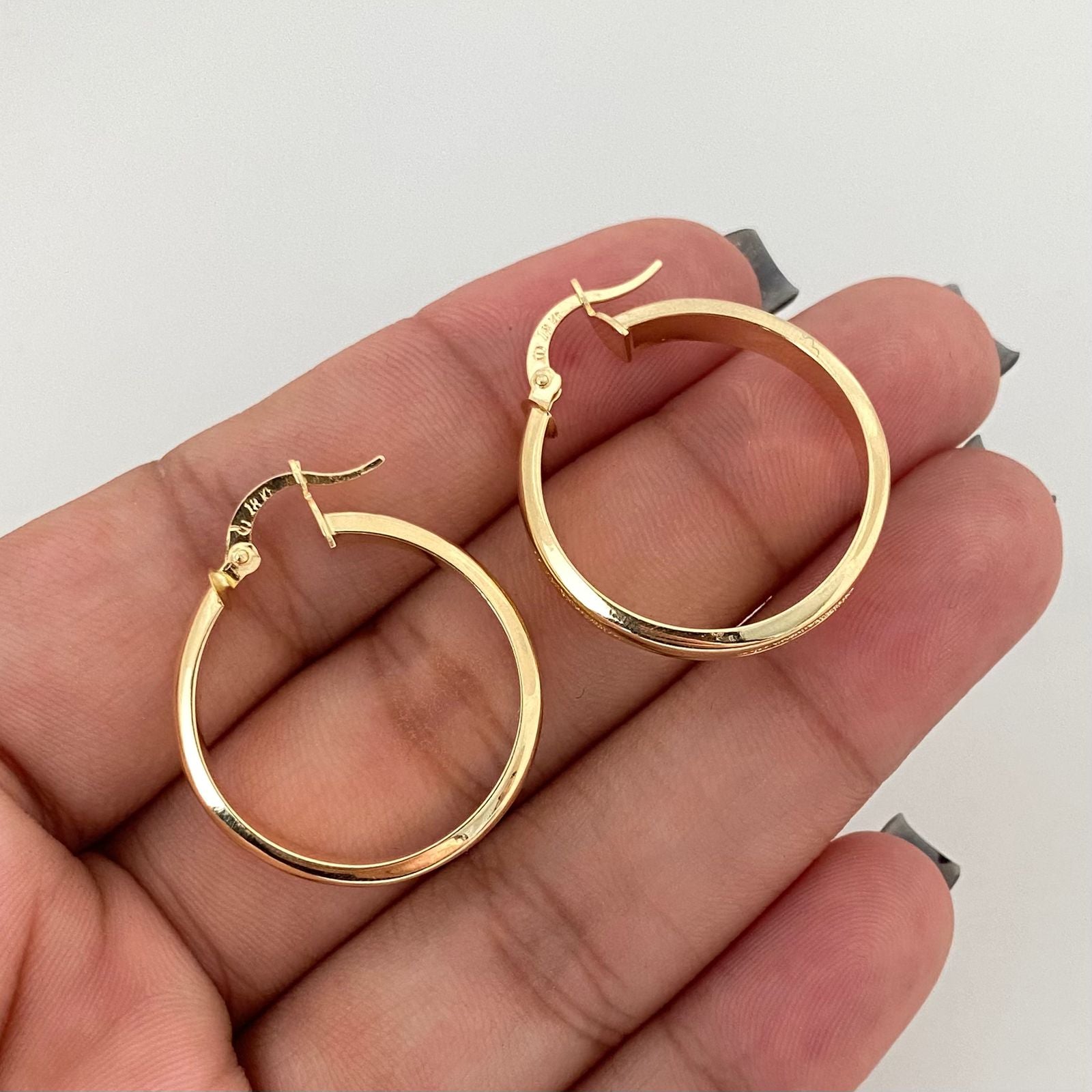 Candonga onda satinada Oro amarillo 18k 3,2 Gr / 3,0 Cm