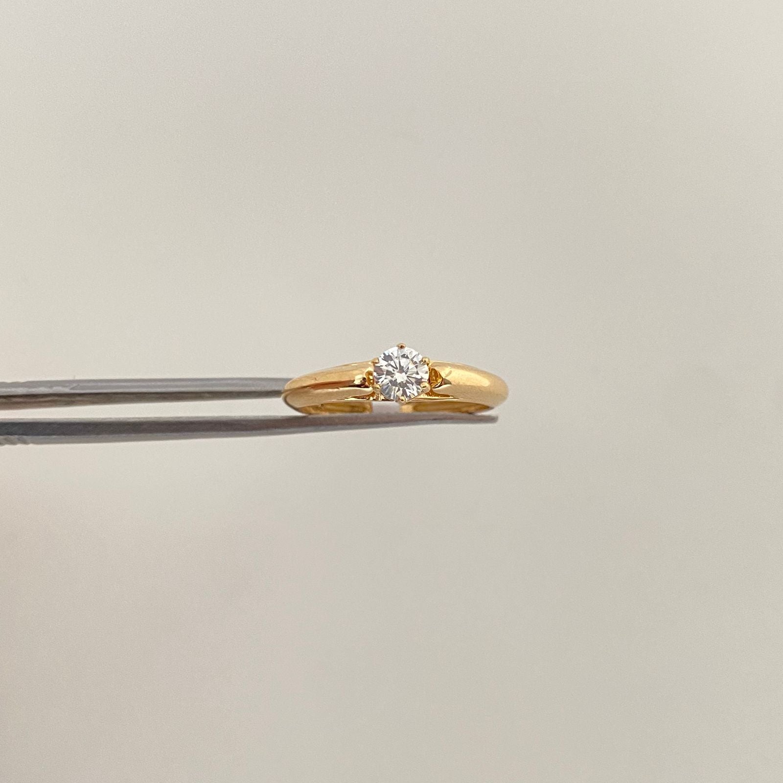 Anillo solitario liso Oro amarillo 18k / Talla 7 1/4 / 3,05 Gr