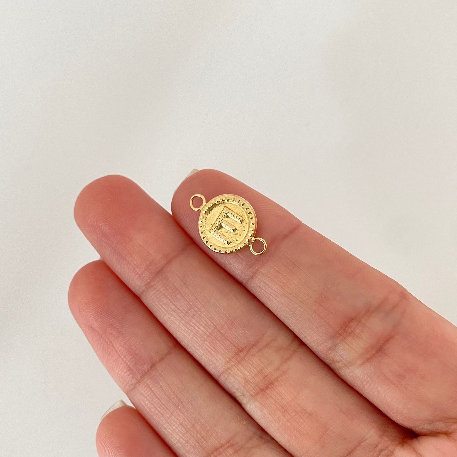Herraje letra E Oro amarillo 18k 0,65 Gr / 1,5 Cm
