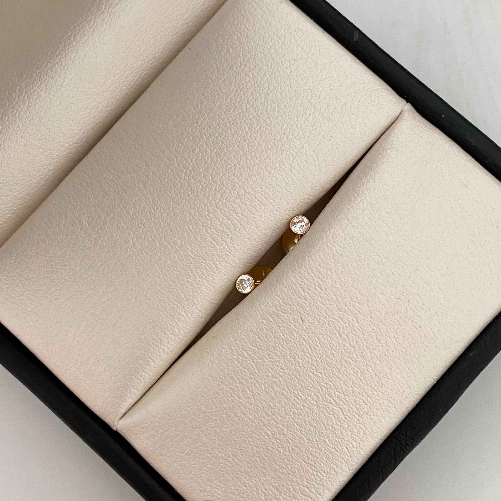 Topos Circon Blanco Oro amarillo 18k 0,4 Gr / 2,7 mm