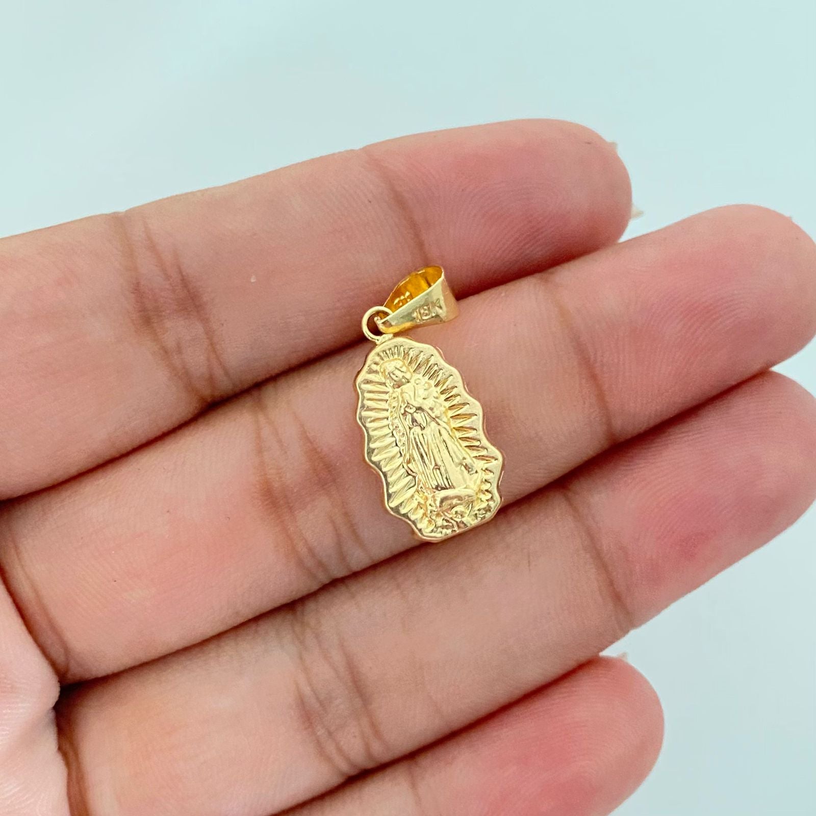 Dije silueta virgen guadalupe Oro amarillo 18k 1,0 Gr / 2,6 Cm