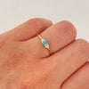 Anillo con swarovski azul claro y blanco  Oro amarillo 18k / Talla 7 / 1,3 Gr