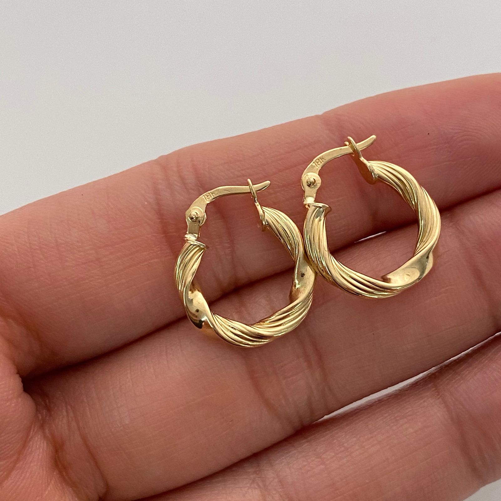 Candonga entorchada rayada Oro amarillo 18k 1,40 Gr / 1,8 Cm