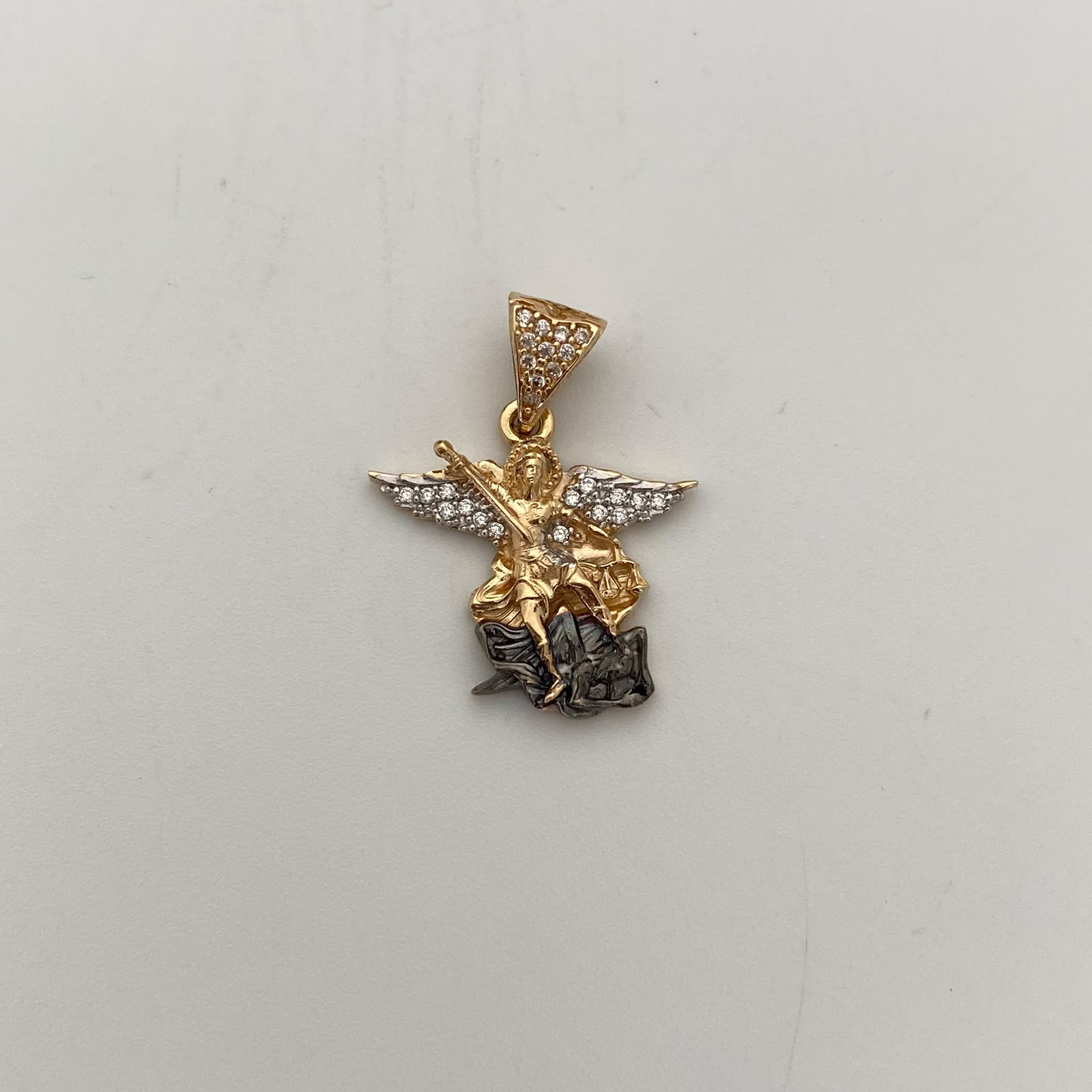 Dije San Miguel Silueta Casting Oro amarillo 18k 3 Gr / 19,5 mm / 2,5 Cm