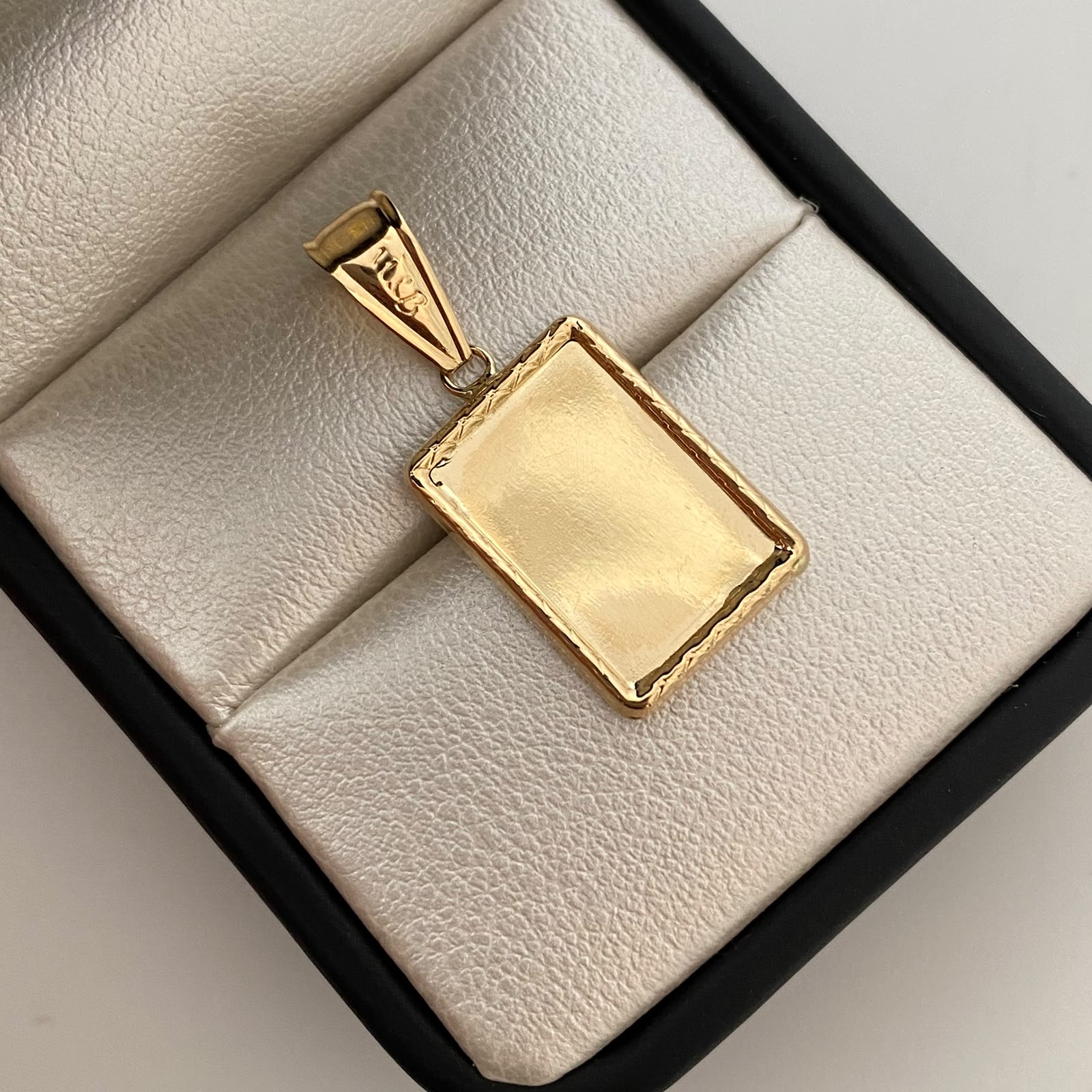 Dije Placa Fotograbado Oro amarillo 18k 1,6 Gr / 13,2 mm / 3 Cm