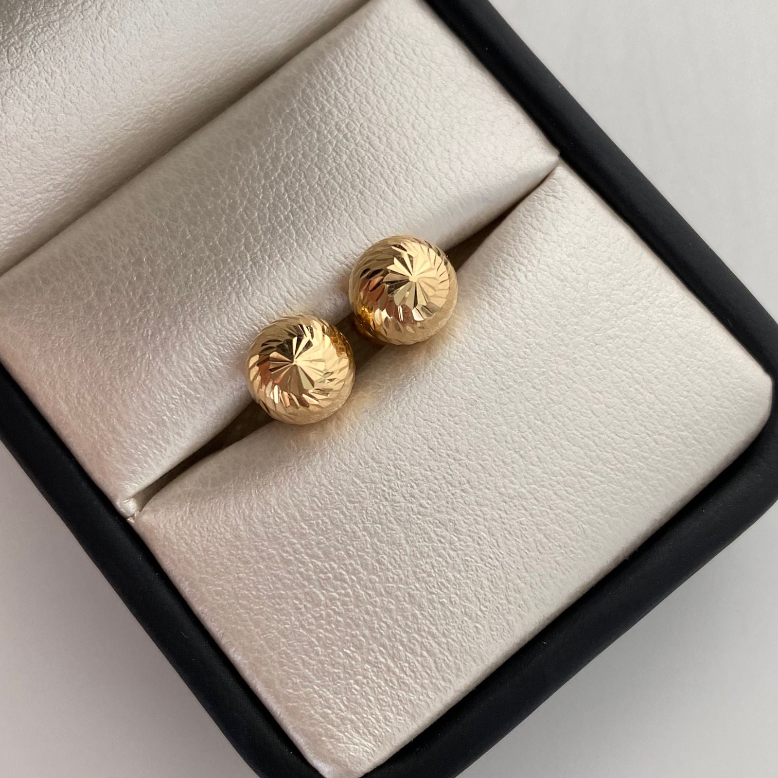 Topos Bola Diamantado 8mm Oro amarillo 18k 1,2 Gr