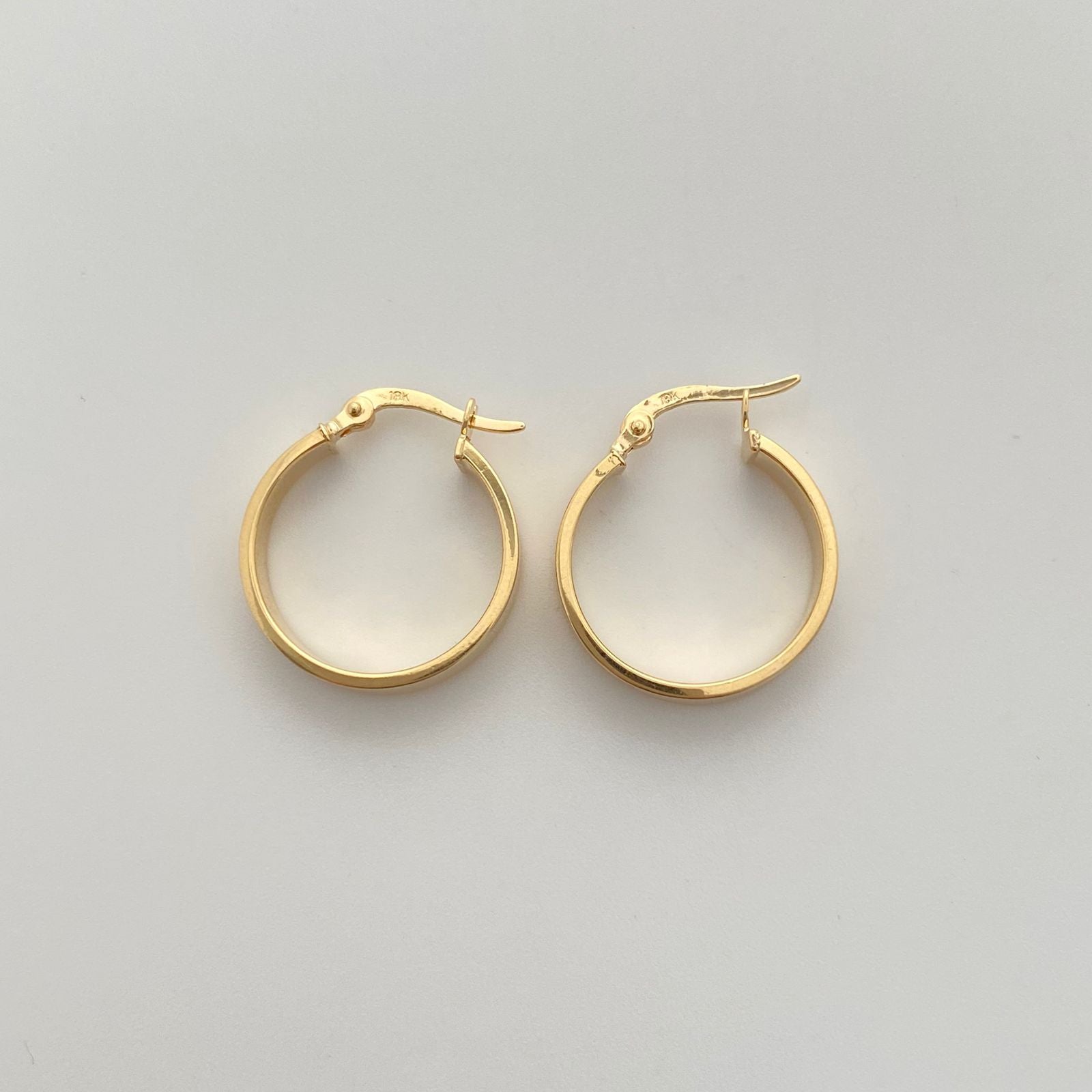 Candonga lisa  Oro amarillo 18k 2,25 Gr / 2 Cm