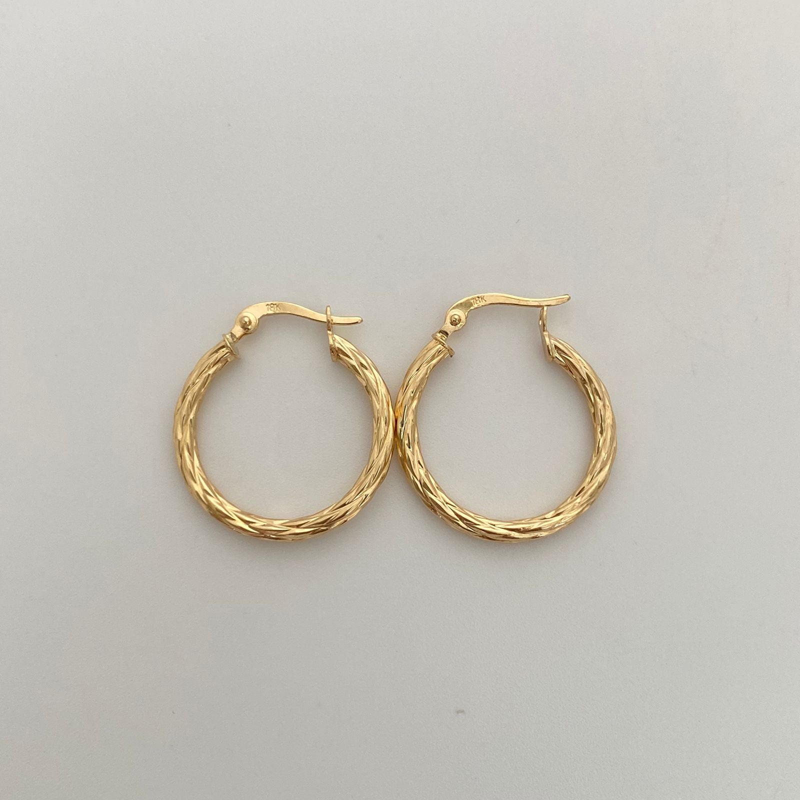 Candonga Entorchada Oro amarillo 18k 1,75 Gr / 2,5 Cm