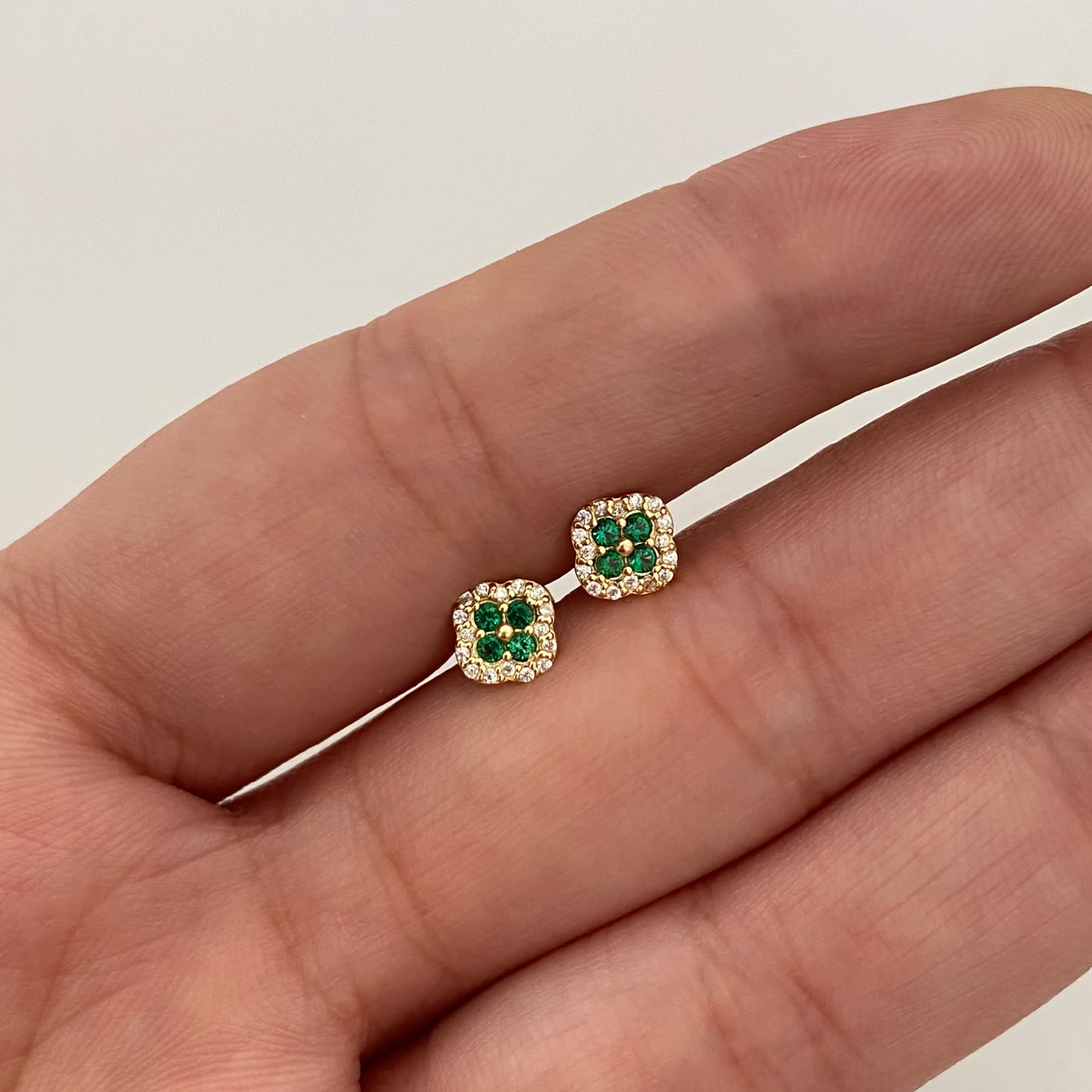 Topos Trebol Casting Verde Oro amarillo 18k 0,85 Gr / 5,6 mm