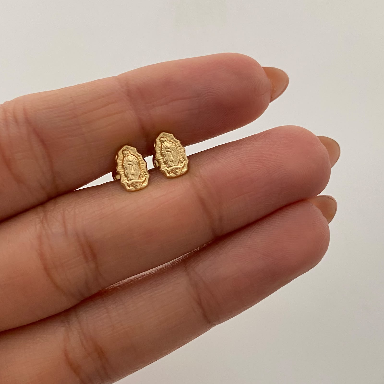 Topos Virgen Guadalupe Silueta Oro amarillo 18k 0,6 Gr / 5,4 mm