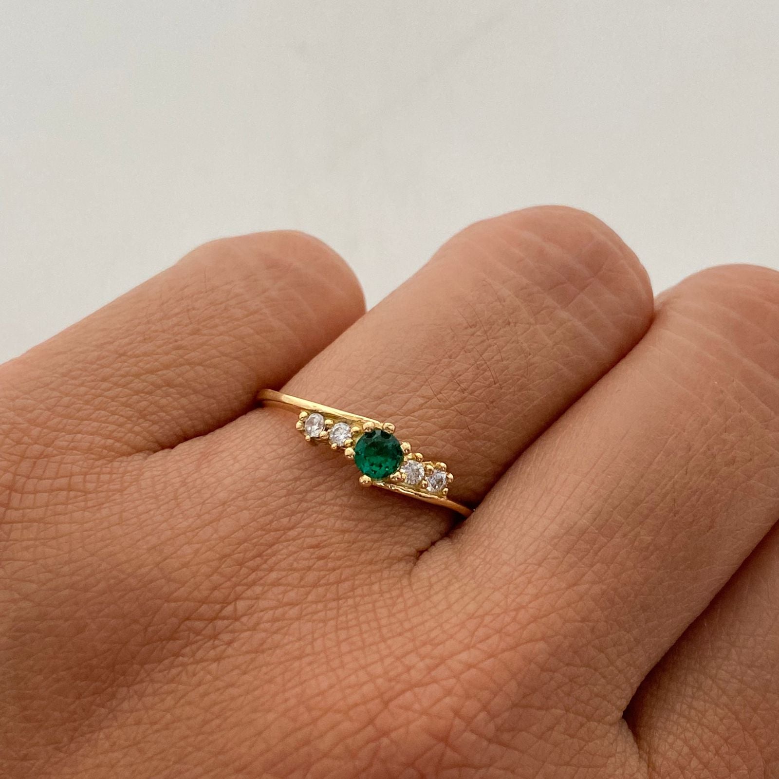 Anillo Solitario Verde Oro amarillo 18k / Talla 7 / 1,6 Gr / 1 mm