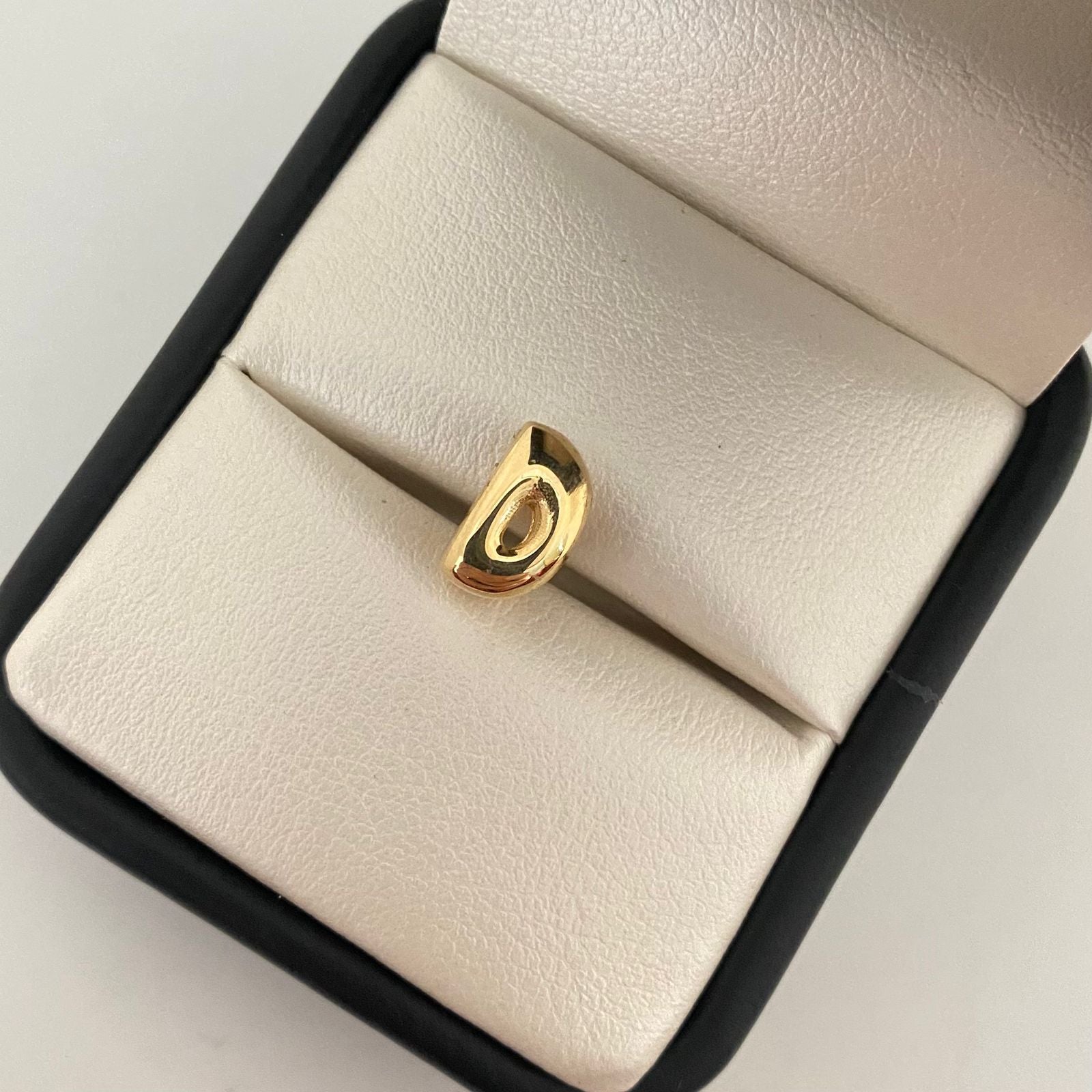 Dije It letra D (Joya) Oro amarillo 18k 0,60 Gr / 1,0 Cm