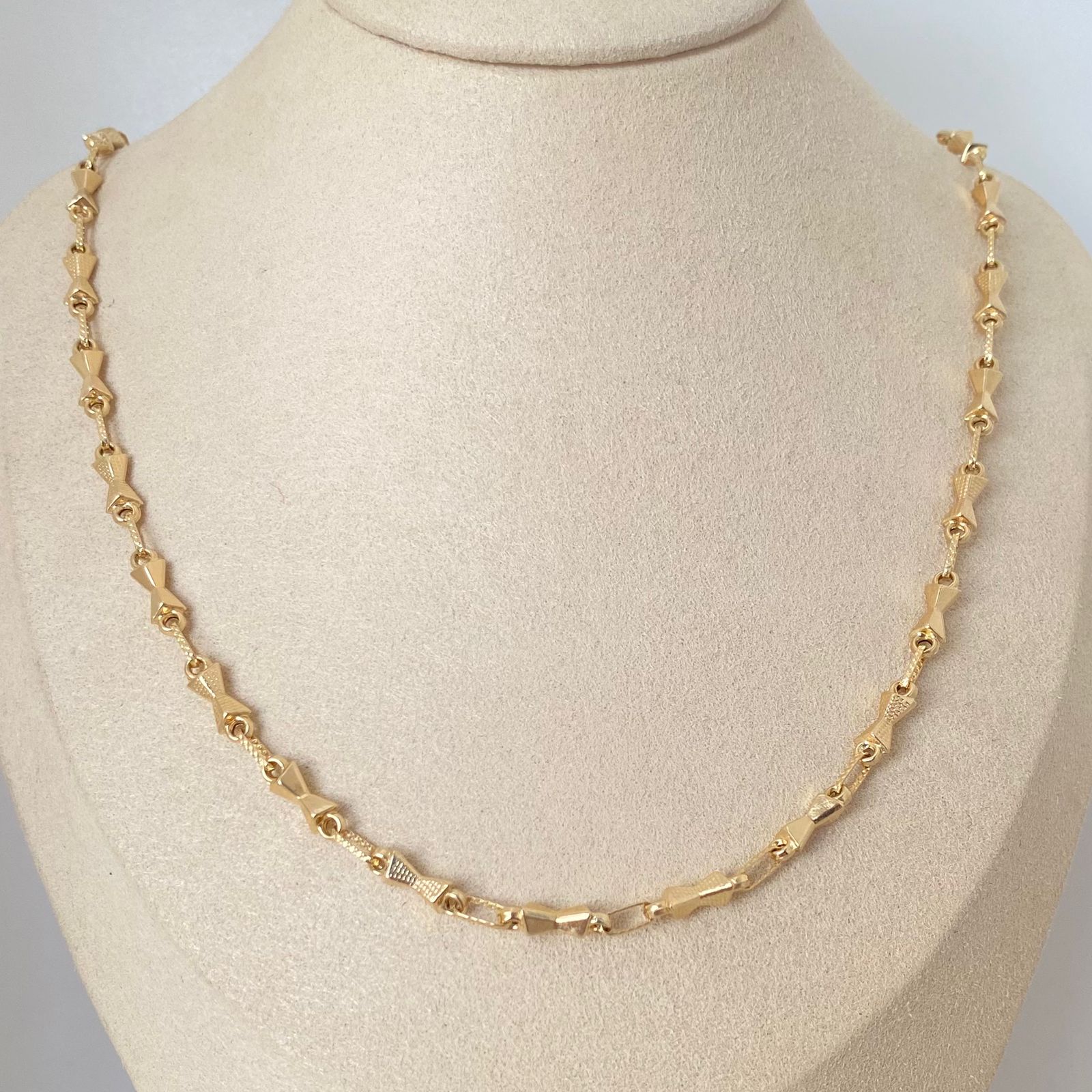 Cadena rustica eslabones diamantados Oro amarillo 18k 11,75 Gr / 3,3 mm / 62 Cm Broche 0,40