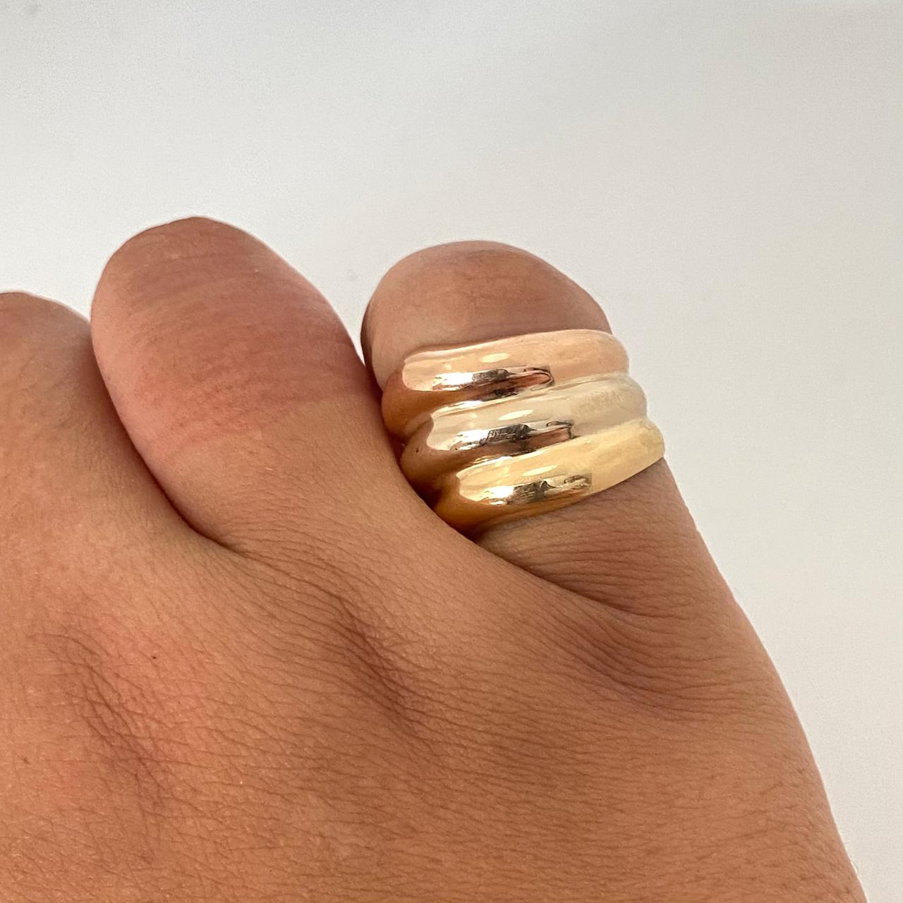 Anillo tubular Tres oros 18k / Talla 8 1/2 / 4,05 Gr