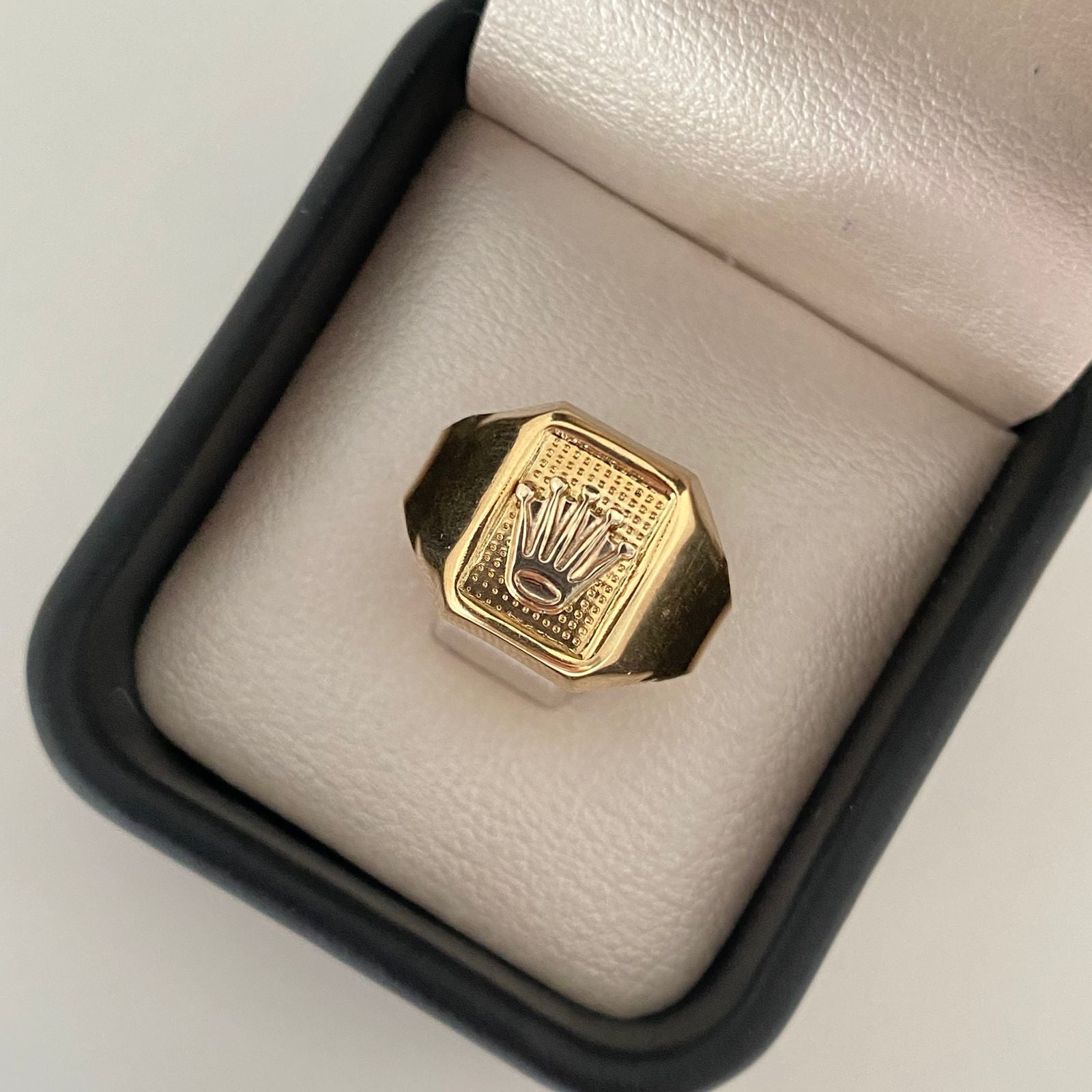 Anillo cuadrado corona rx Oro amarillo y Oro blanco 18k / Talla 9 1/4 / 3,35 Gr