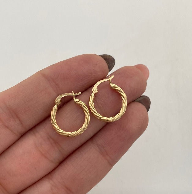 Candonga Entorchada Oro amarillo 18k 1,45 Gr / 1,5 Cm