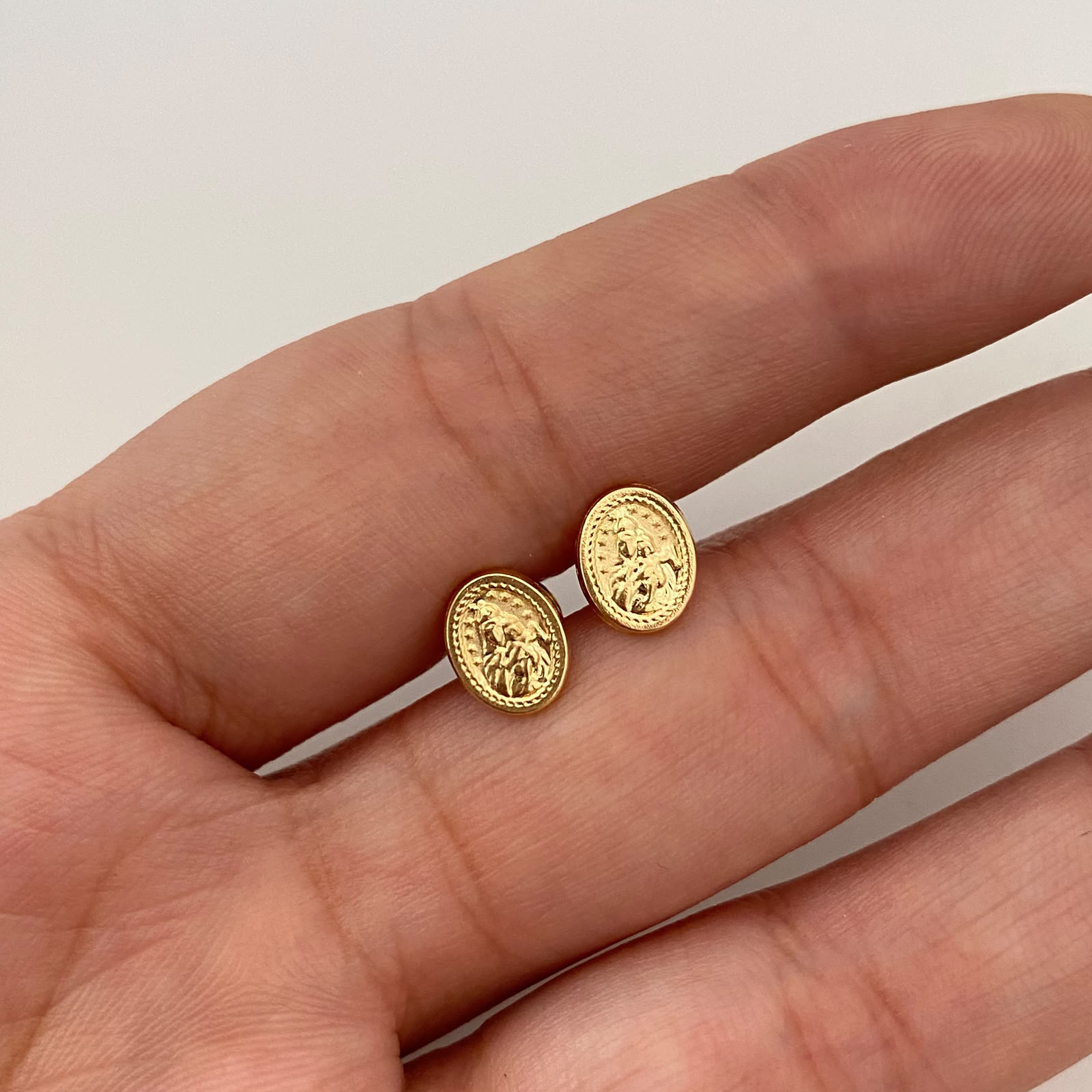 Topos Virgen Maria Auxiliadora Oro amarillo 18k 0,7 Gr / 6,6 mm