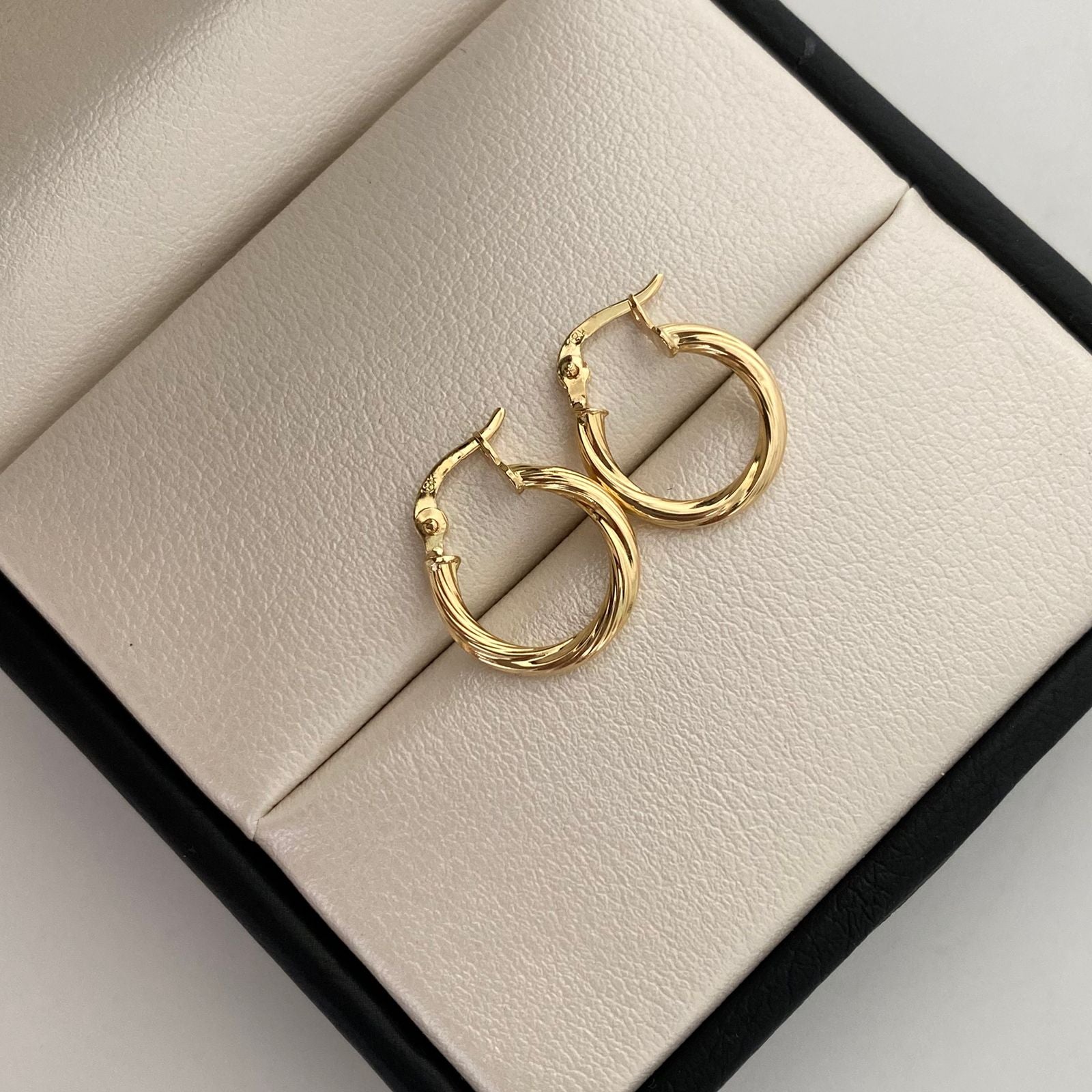 Candonga Entorchada Oro amarillo 18k 1 Gr / 1,5 Cm
