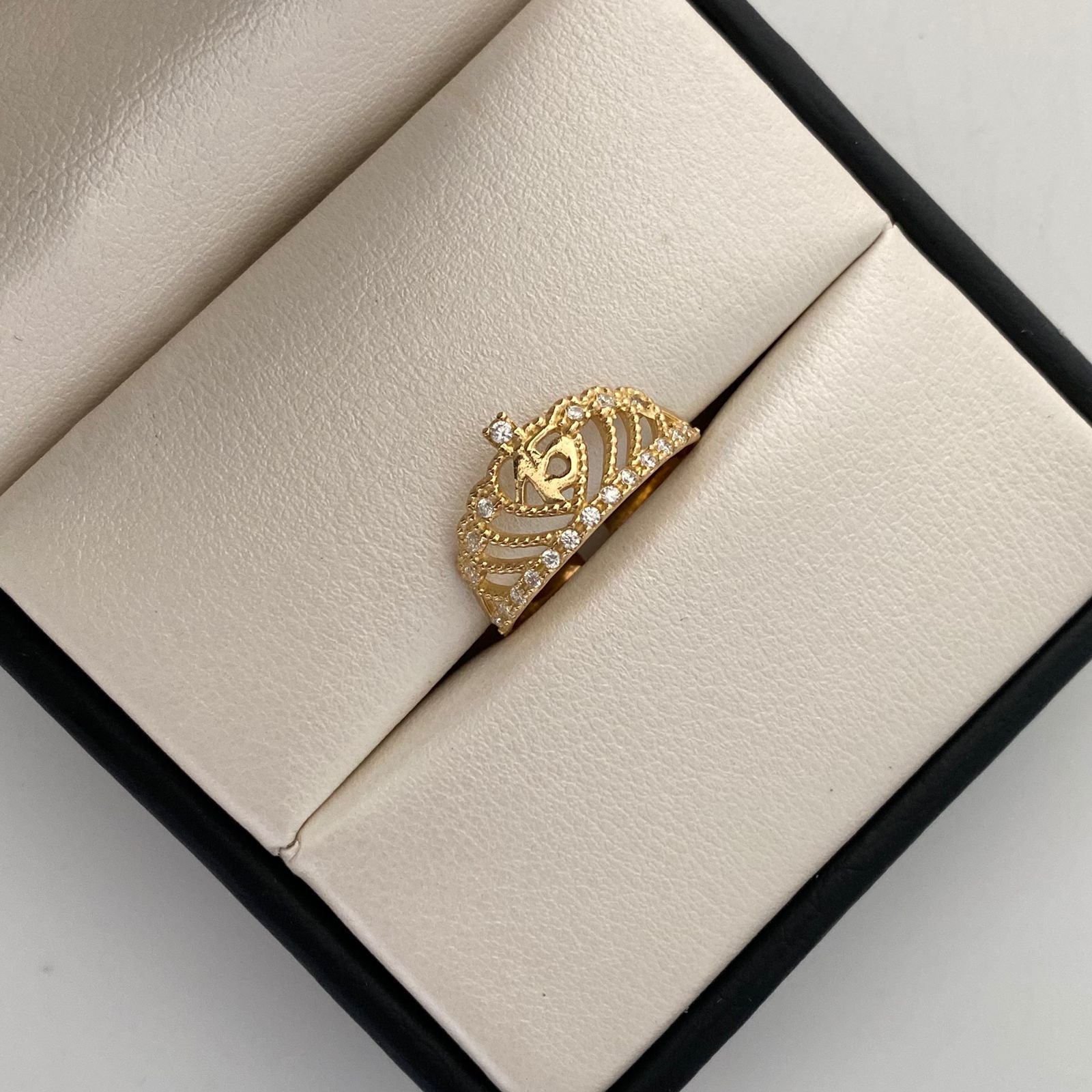 Anillo 15 Corona Circones Blancos Oro amarillo 18k / Talla 8 / 2,3 Gr