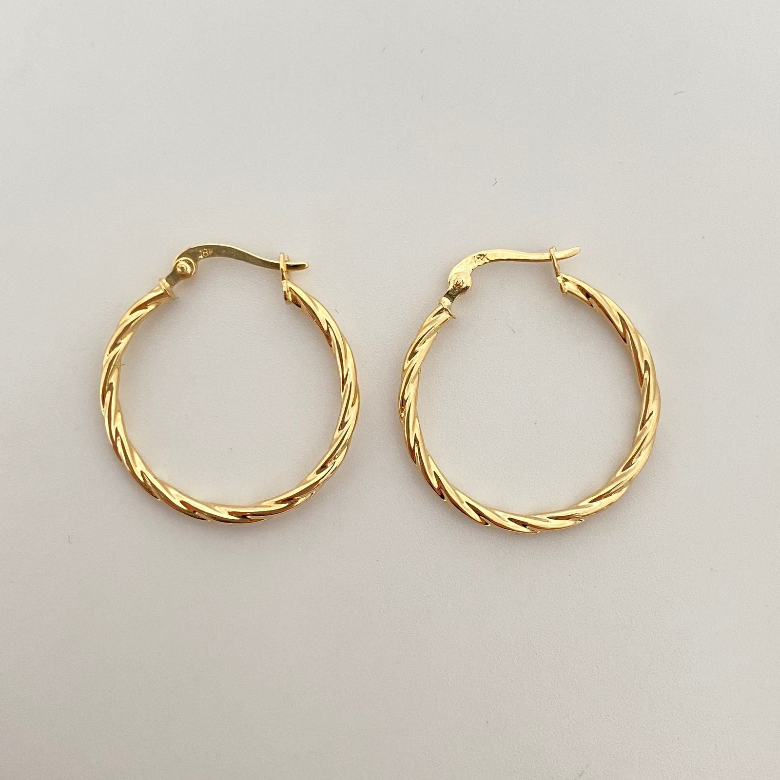 Candonga entorchada Oro amarillo 18k 1,65 Gr / 2,7 Cm