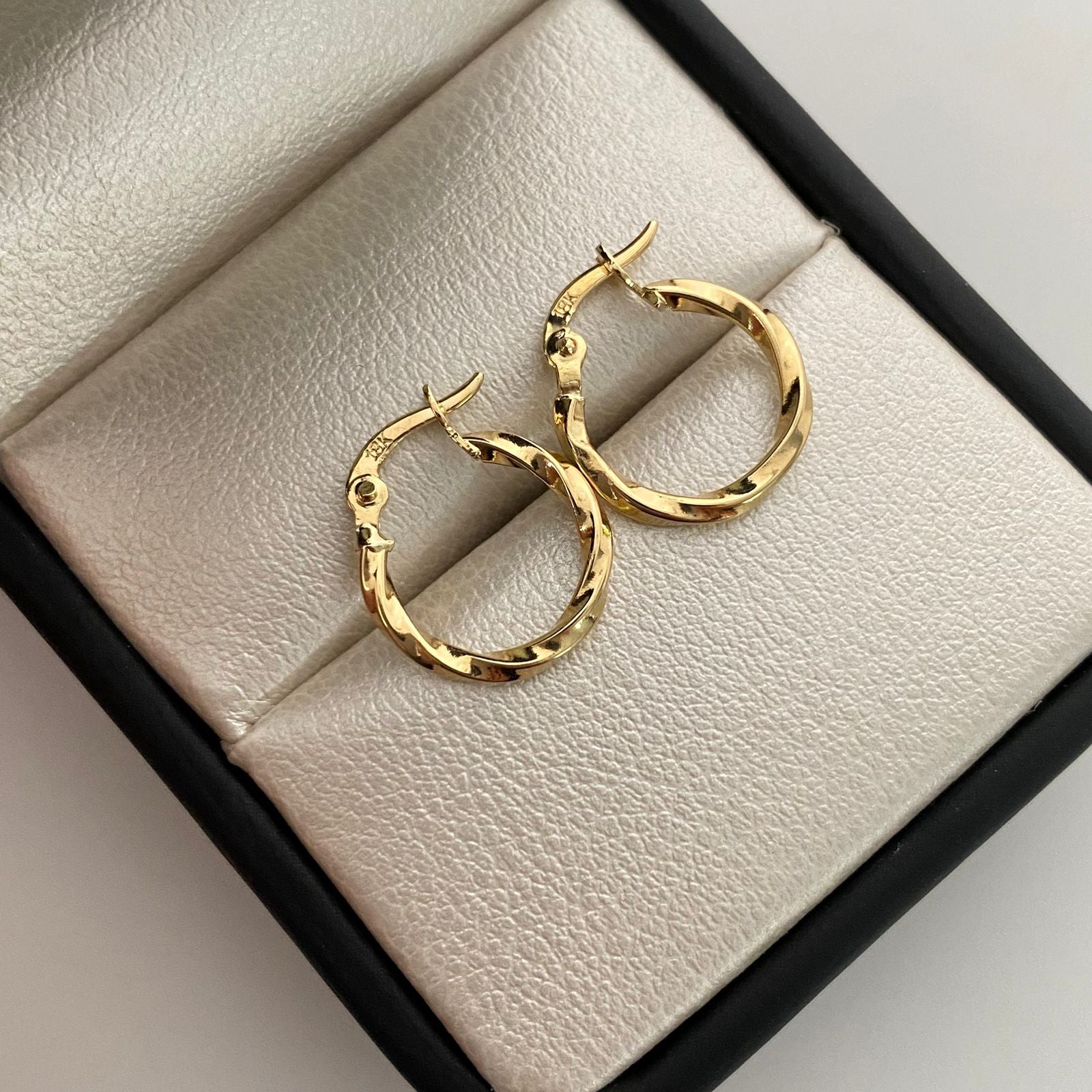 Candonga entorchada Oro amarillo 18k 0,85 Gr / 1,5 Cm