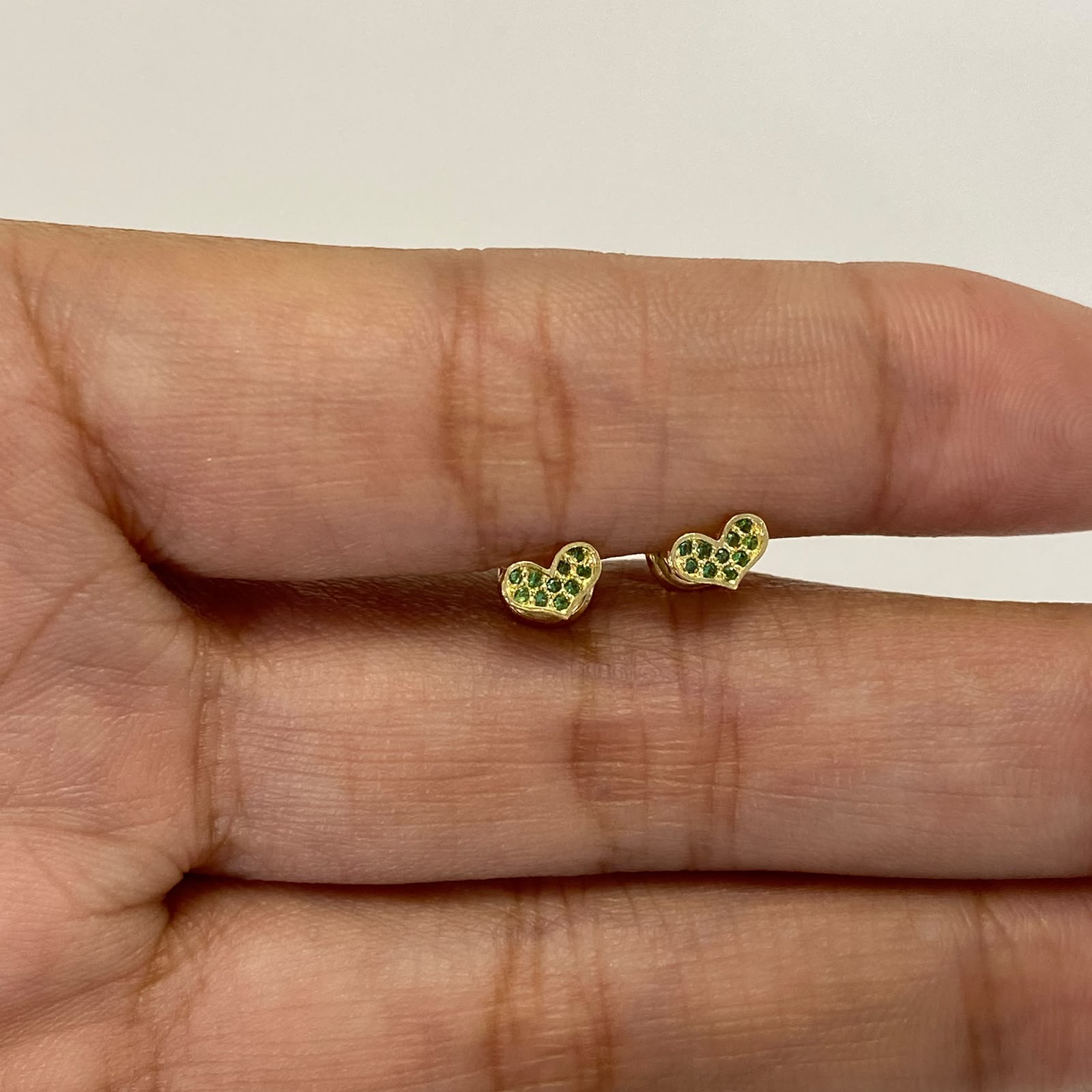 Topos corazon circon verde Oro amarillo 18k 0,6 Gr / 5,5 mm