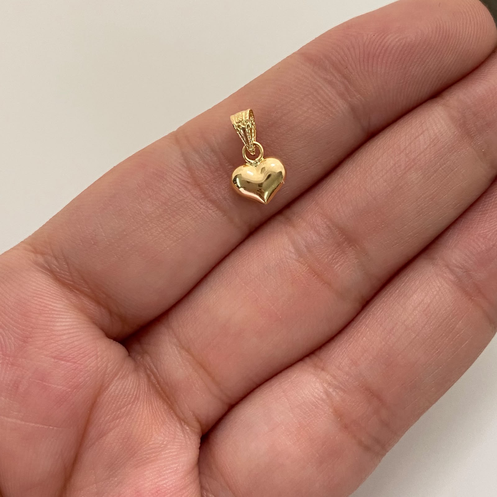 Dije Corazon Inflado Oro amarillo 18k 0,3 Gr / 8,2 mm / 1,1 Cm