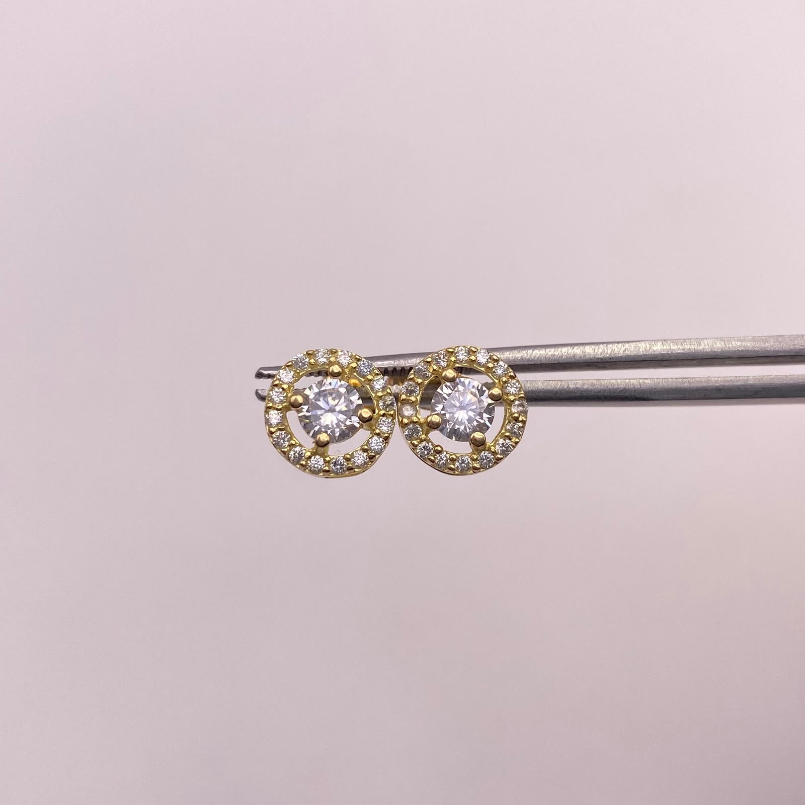 Topos redondo circones blancos Oro amarillo 18k 1,94 Gr / 9,25 mm