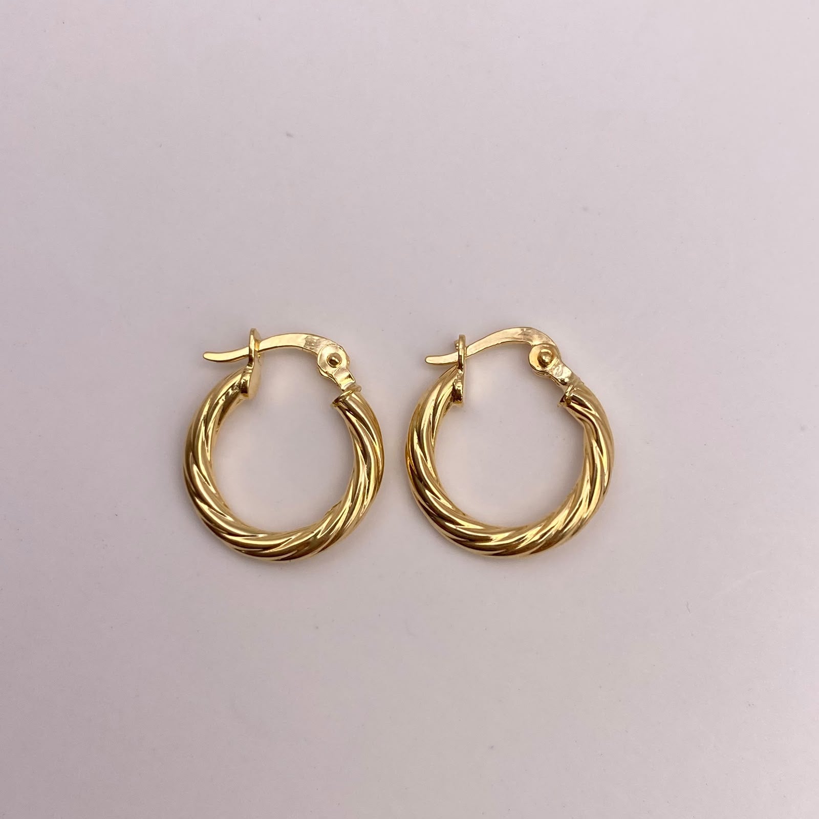 Candonga entorchado lineal Oro amarillo 18k 1 Gr / 1,5 Cm