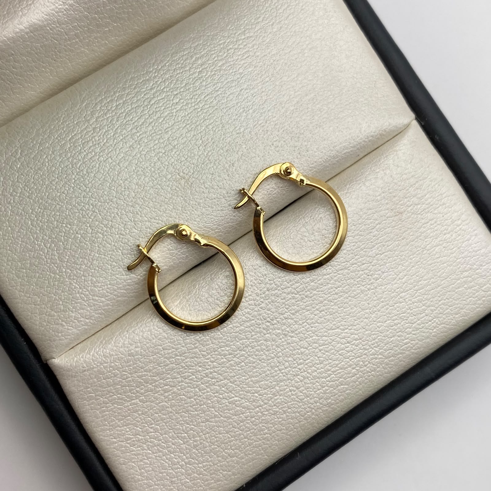 Candonga lisa Oro amarillo 18k 0,75 Gr / 1,5 Cm