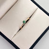 Anillo Solitario Verde Oro amarillo 18k / Talla 7 / 1,7 Gr / 1,7 mm