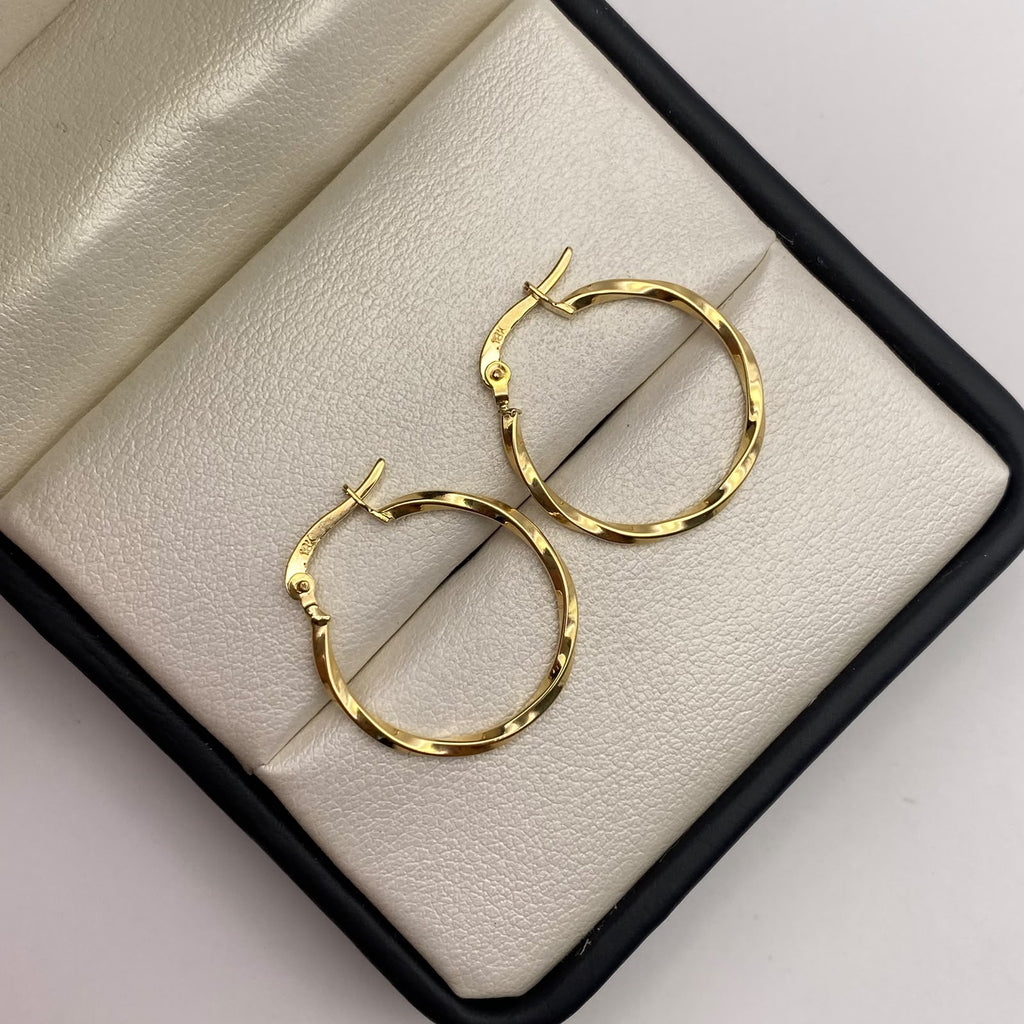 Candonga entorchada delgada Oro amarillo 18k 1,17 Gr / 2,3 Cm