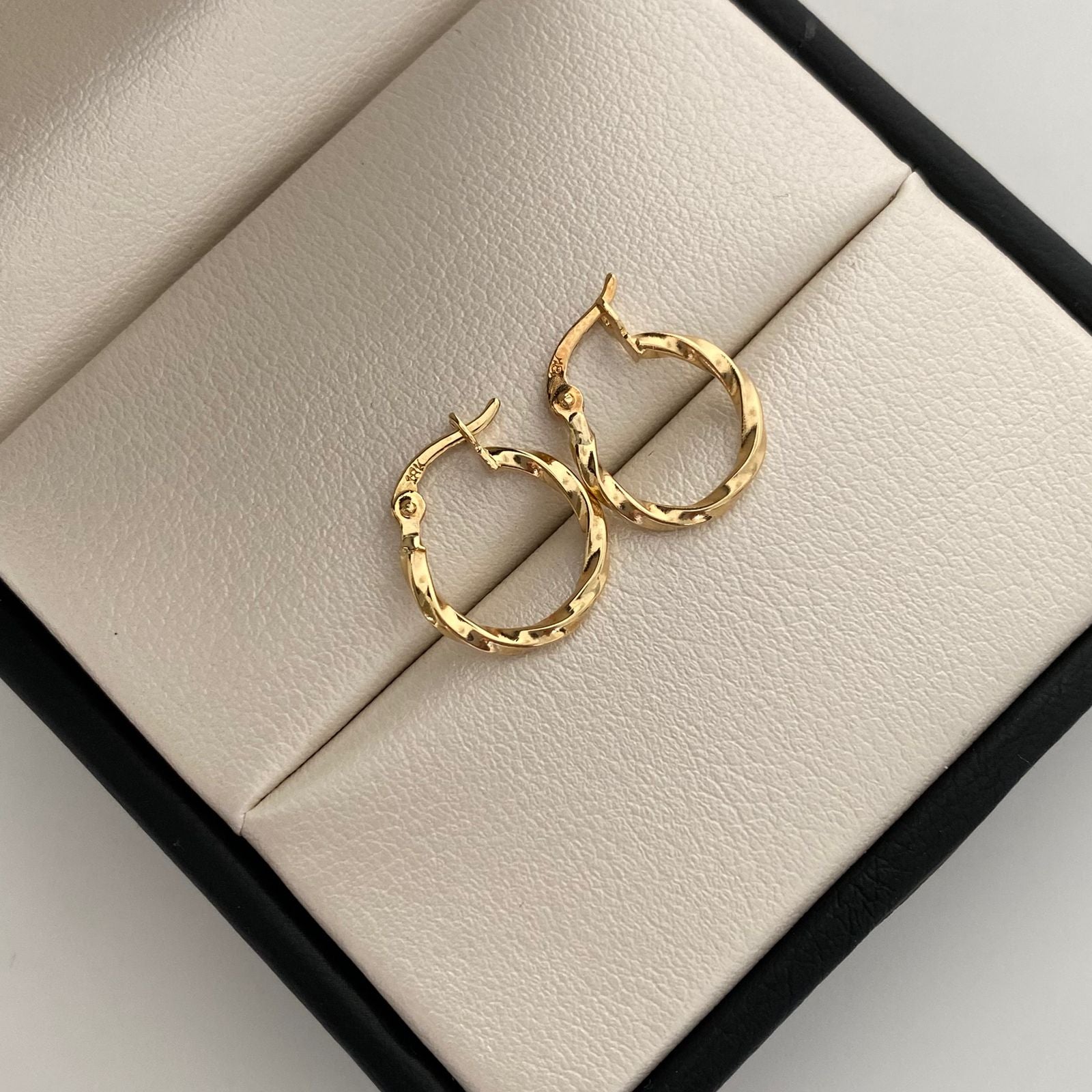 Candonga Entorchada Oro amarillo 18k 0,85 Gr / 1,5 Cm
