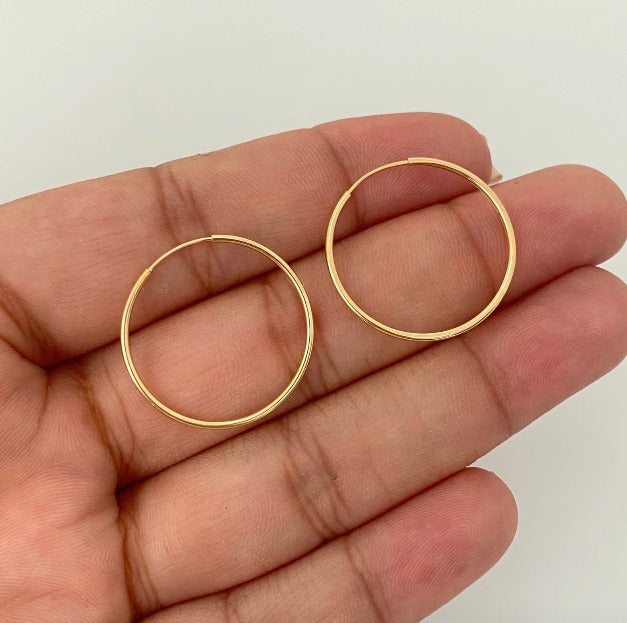 Candonga imperdible lisa Oro amarillo 18k 1,1 Gr / 2,5 Cm