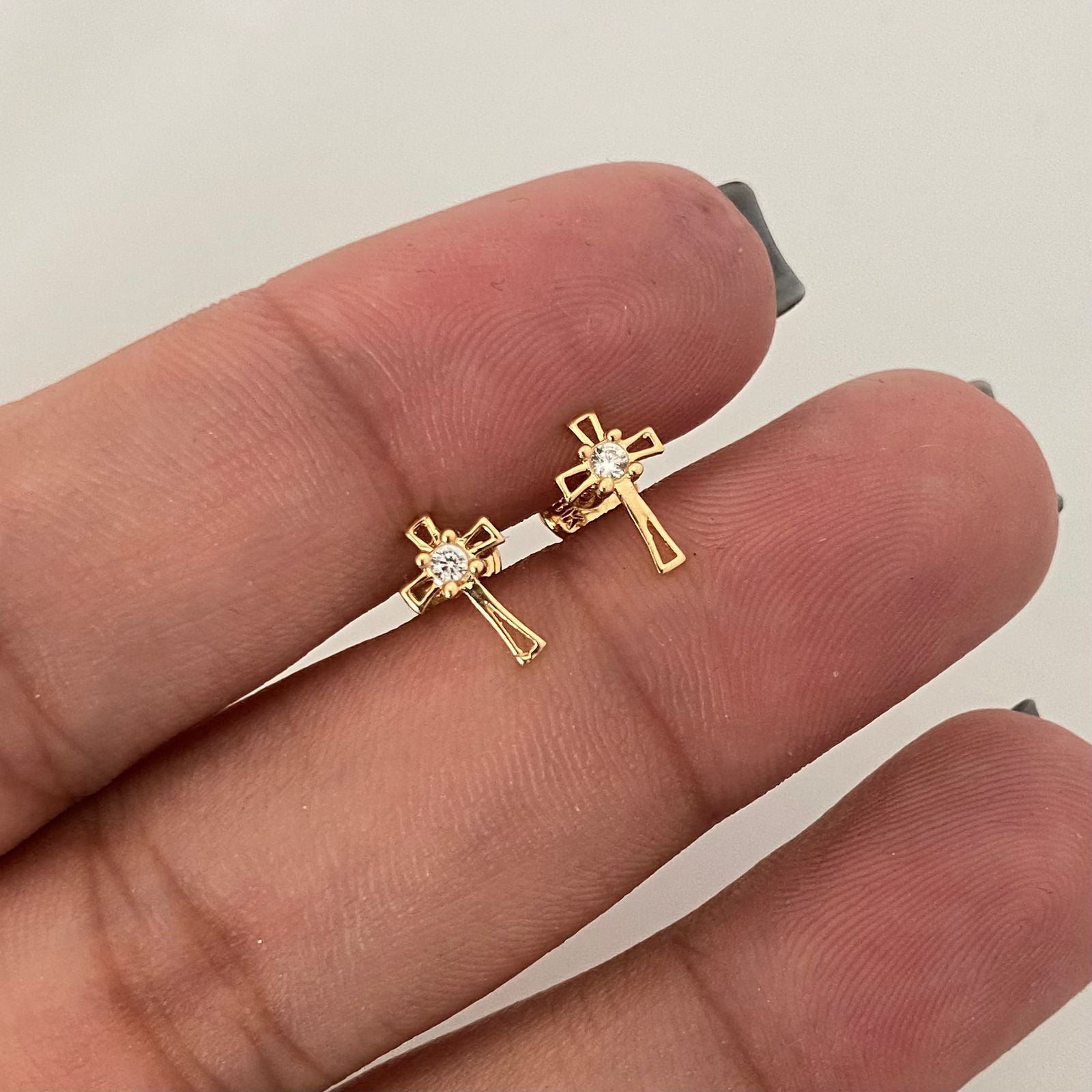 Topos silueta cruz centro circon blanco Oro amarillo 18k 0,75 Gr / 5,4 mm