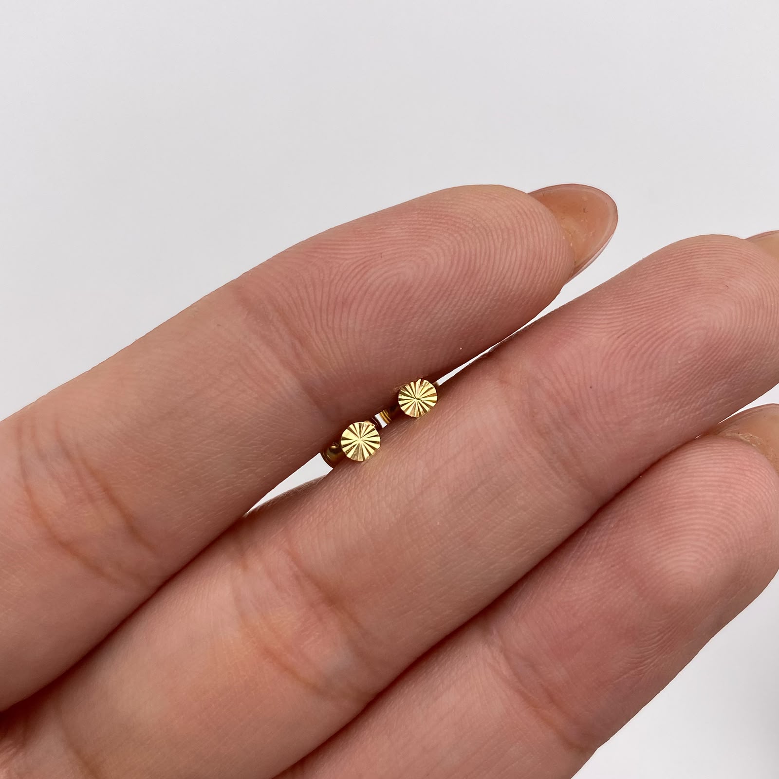 Topos Mini Circulo plano diamantado Oro amarillo 18k 0,35 Gr / 3,2 mm