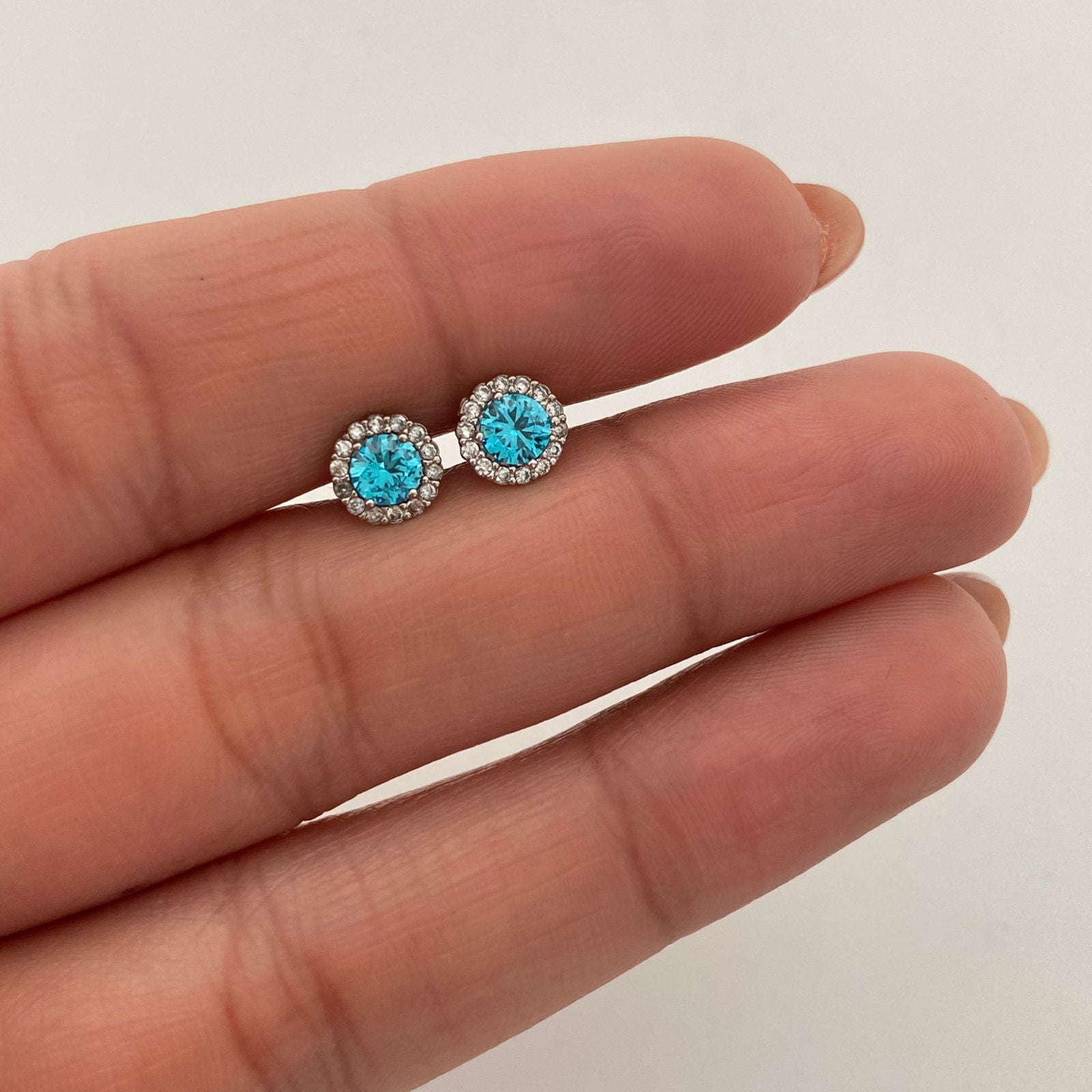 Topos Circon Azul Oro blanco 18k 1,2 Gr / 6,4 mm