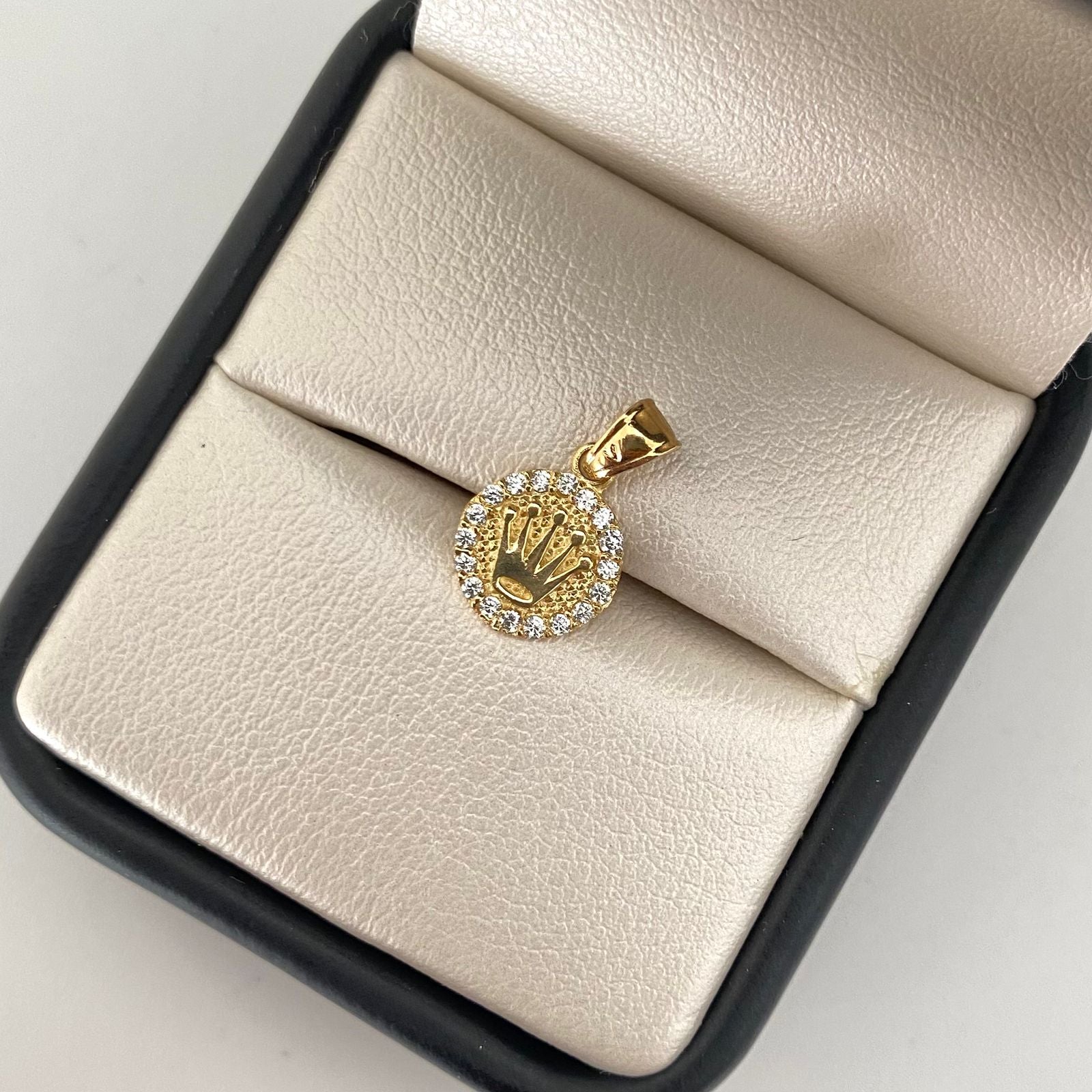 Dije corona rx borde casting Oro amarillo 18k 1,05 Gr / 1,6 Cm